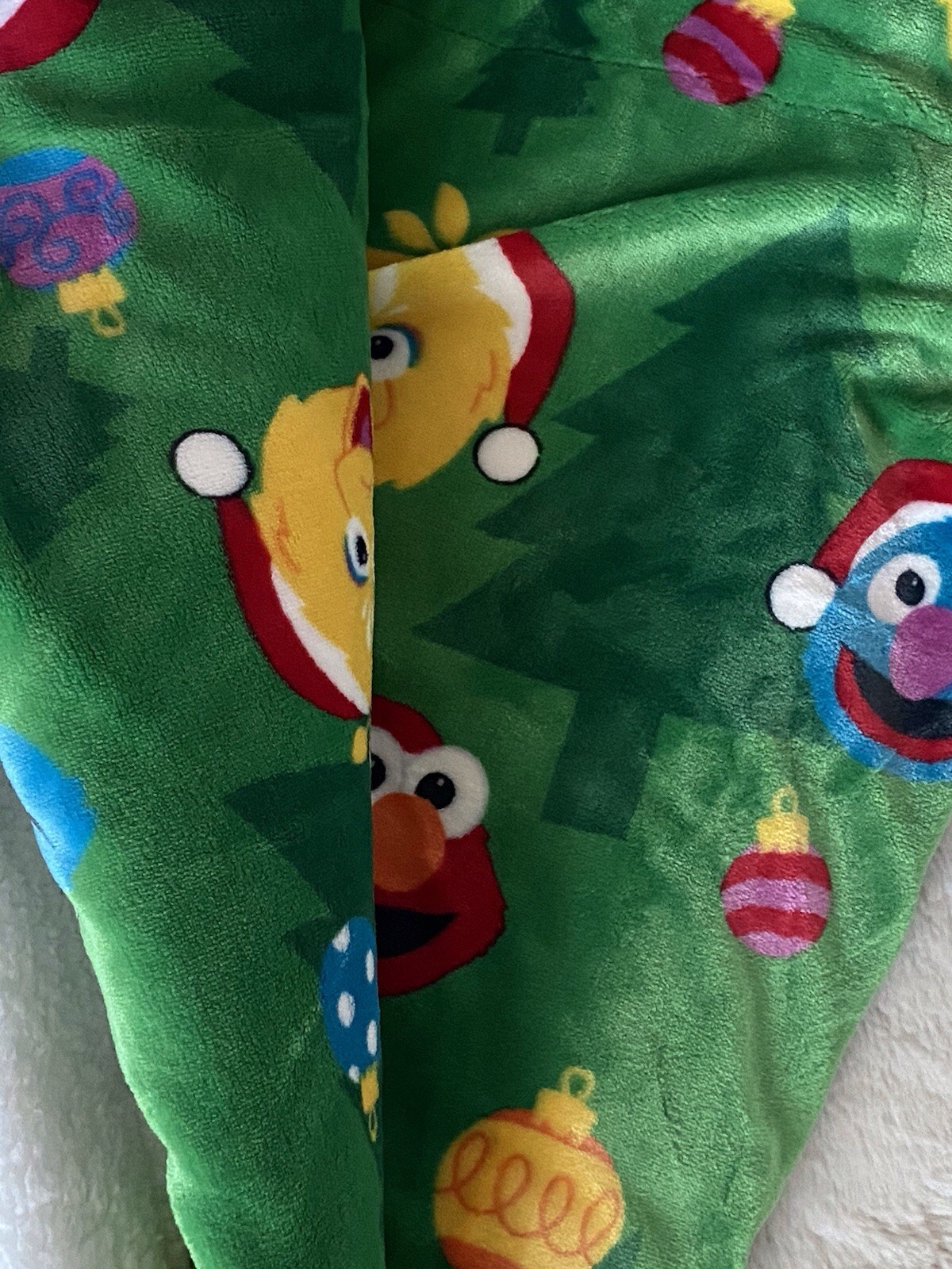 Sesame Street Christmas W/Sherpa Throw Blanket Elmo Cookie Monster Big Bird NEW