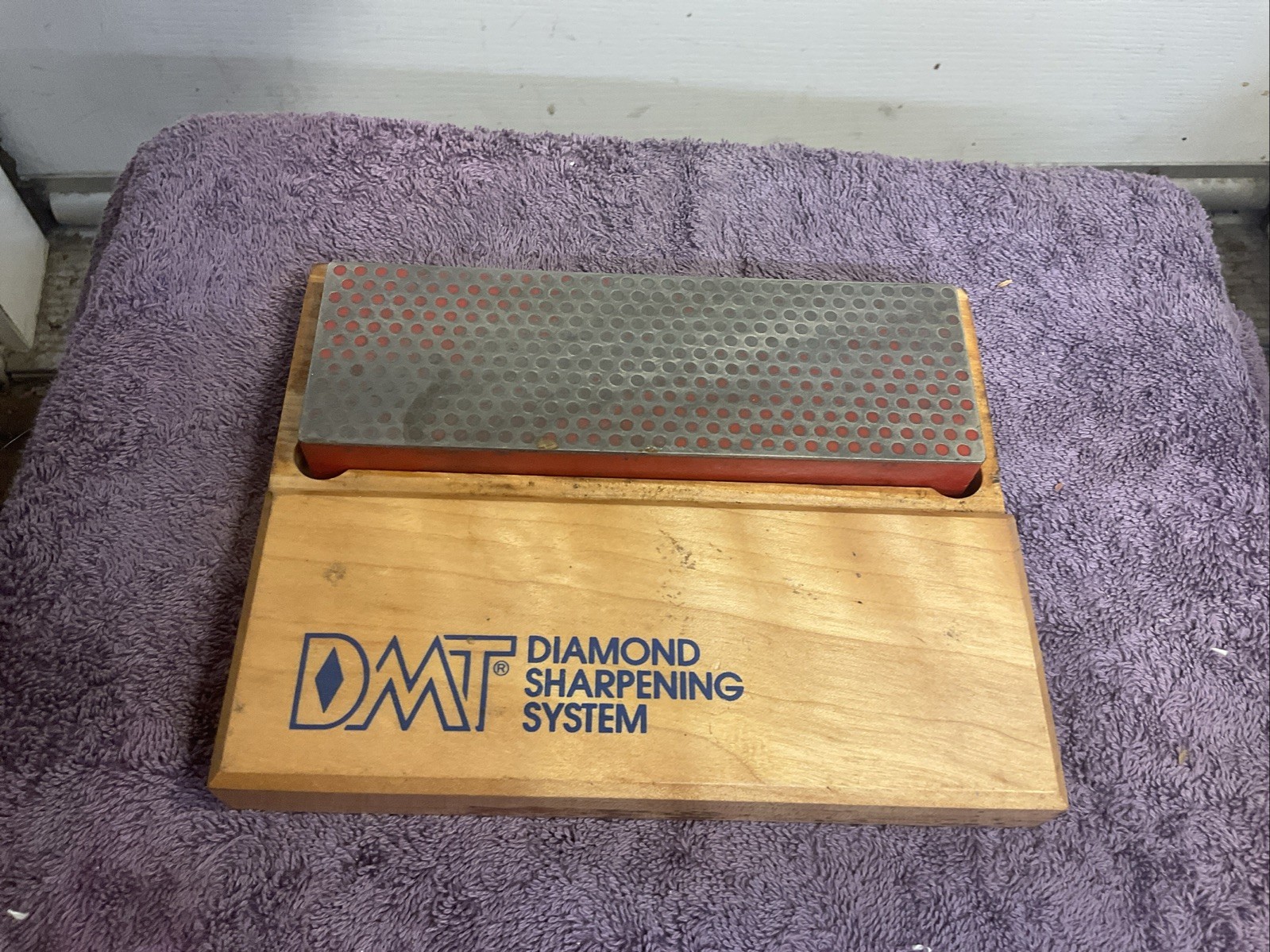 DMT Diamond Sharpening Systems Block Knife Blade Red Fine in Wood Box Vintage