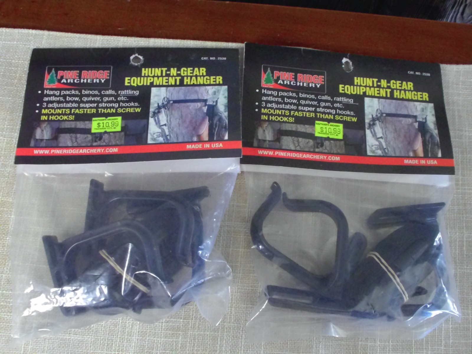 2 Pine Ridge Archery Hunt-N-Gear Equipment Hanger 3 Hook 2530