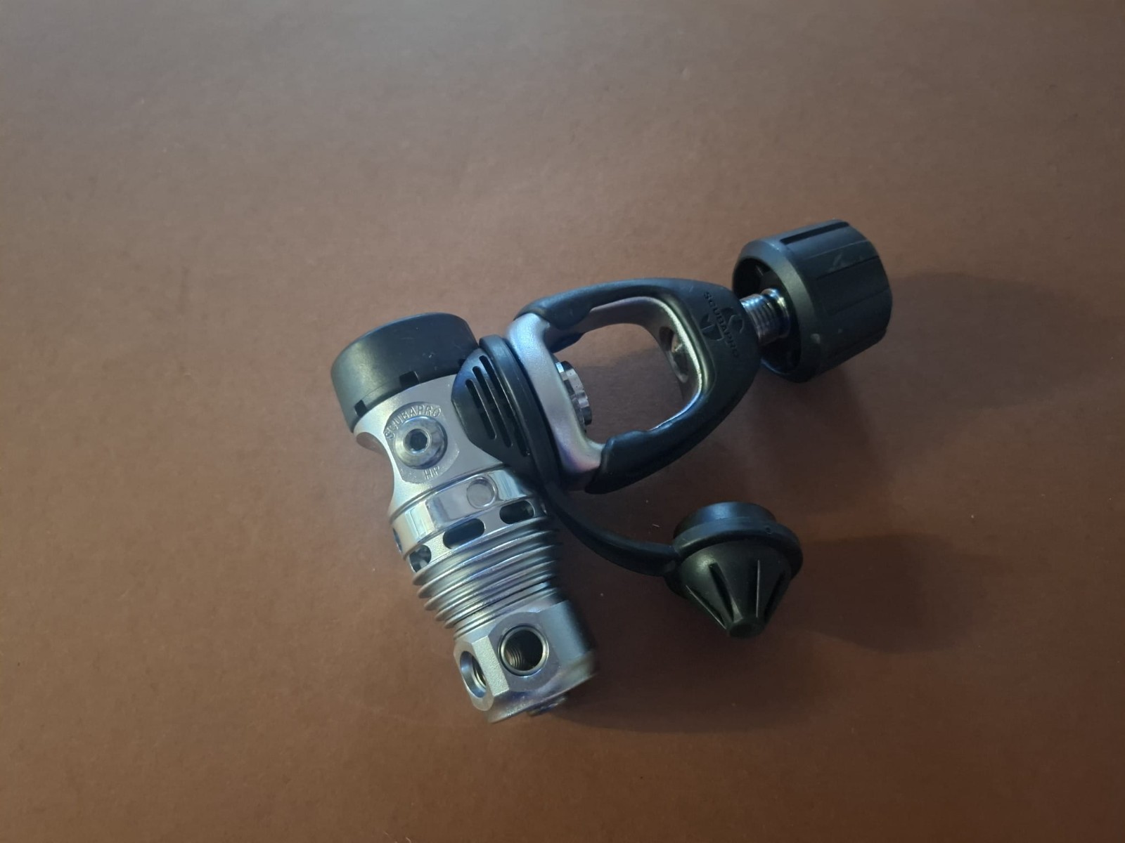 SCUBAPRO MK25 Yoke A/Clamp INT Fitting Turret 1st Stage Scuba Regulator Dive