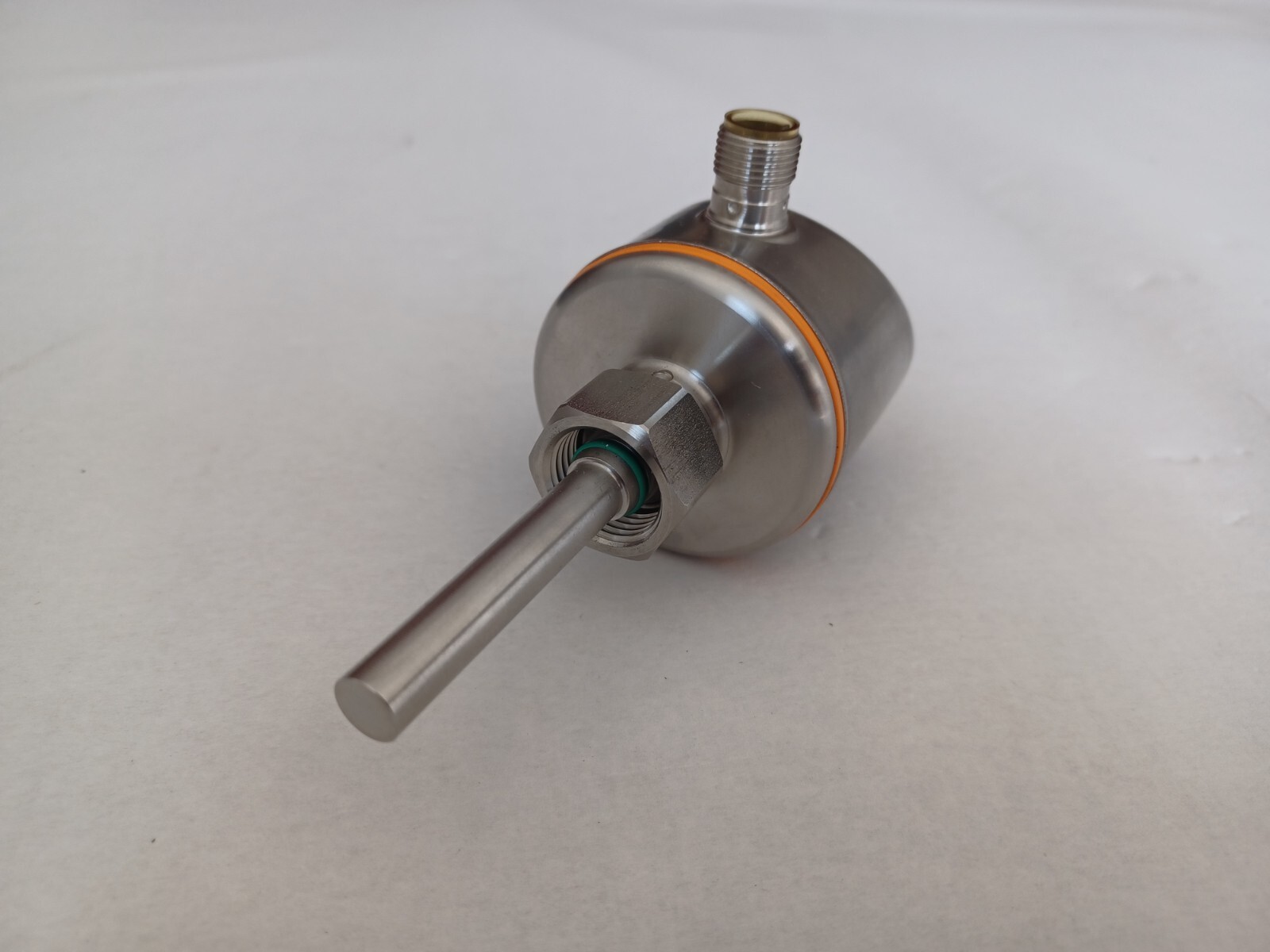 IFM electronic flow sensor SI5010 / SID10ADBFPKG/US new without original packaging