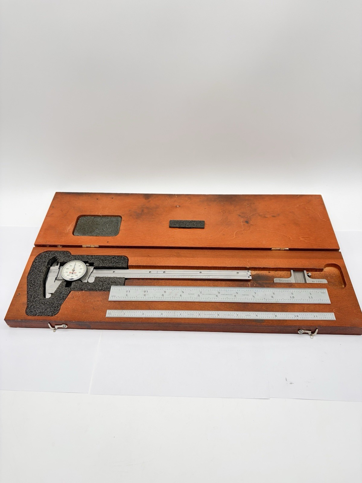 Starrett 120 Dial Caliper 0-9 in White Dial +/-0.001 in Case