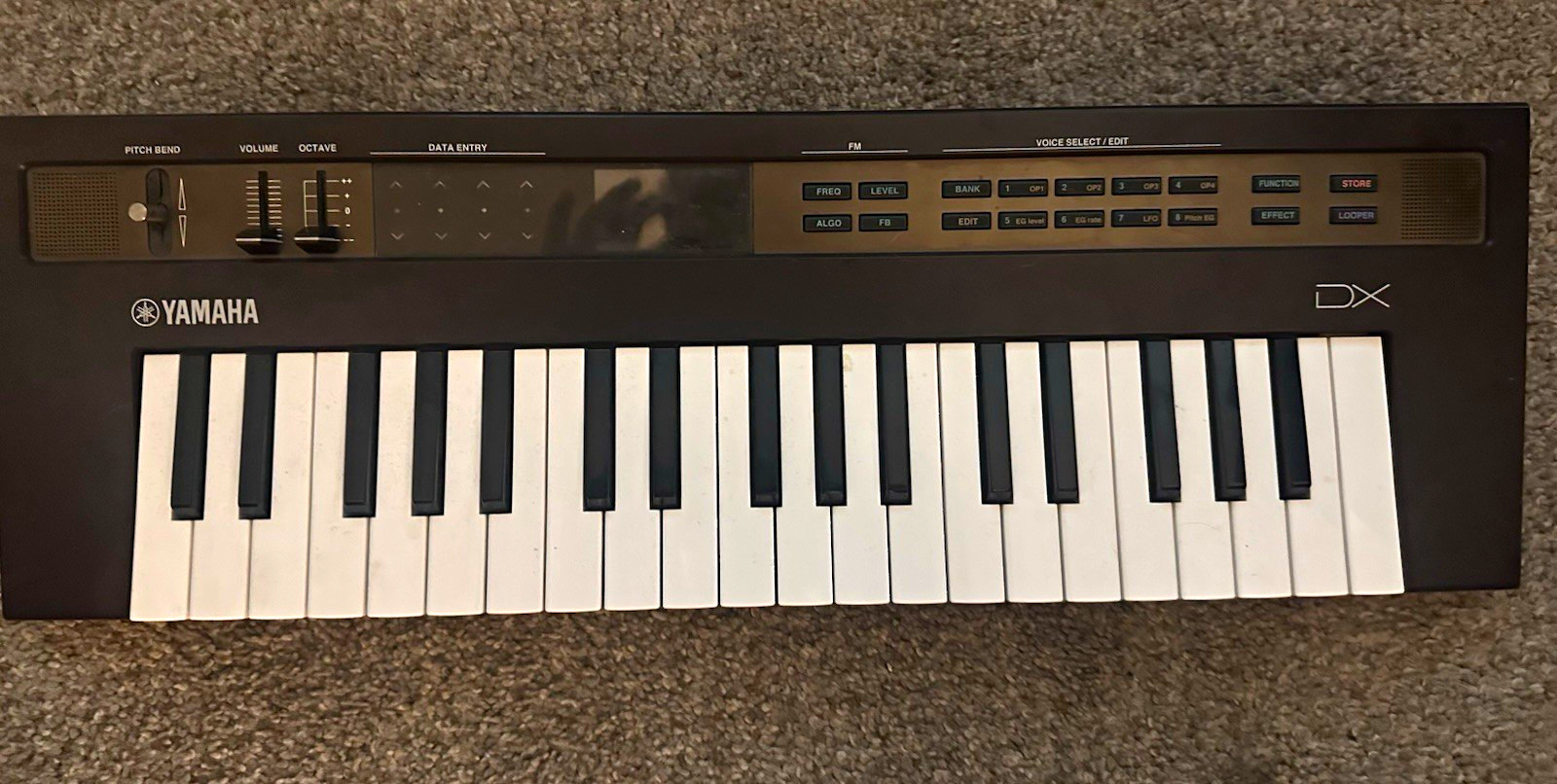 Yamaha Reface DX 37-Key Digital FM Keyboard Synth w/ Speakers, FX, Looper