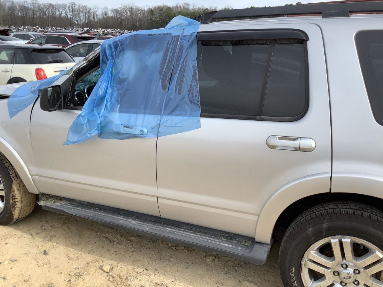 EXPLORER 2009 Glove Box 4916334