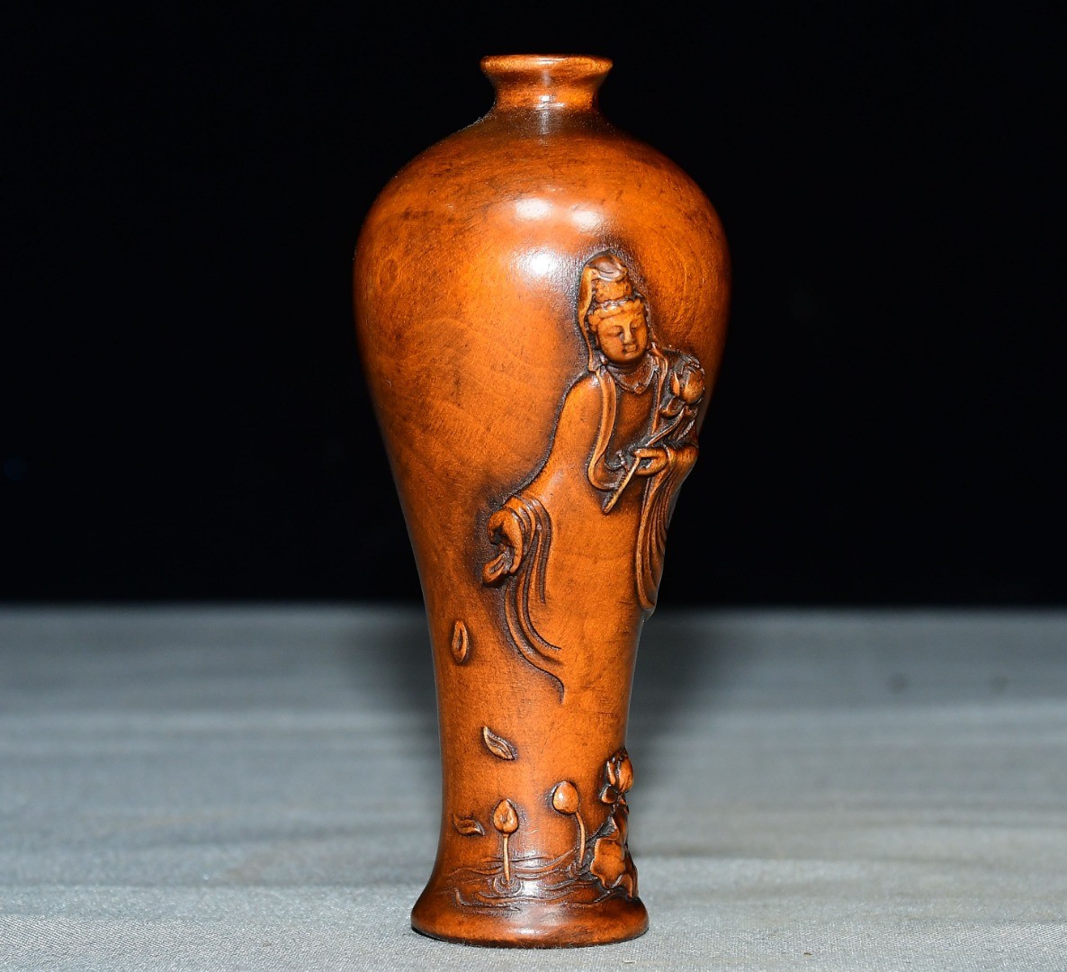 Exquisite small leaf boxwood Guanyin vase decoration