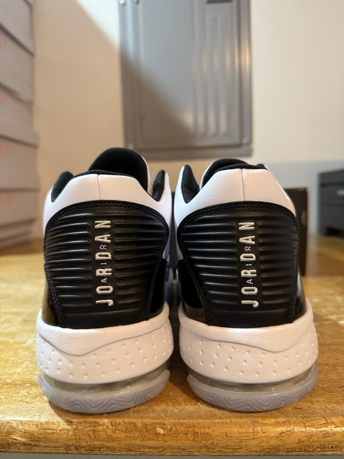 Men Size 11-13 Nike Air Jordan Max Aura 2 Basketball White Black CK6636-102