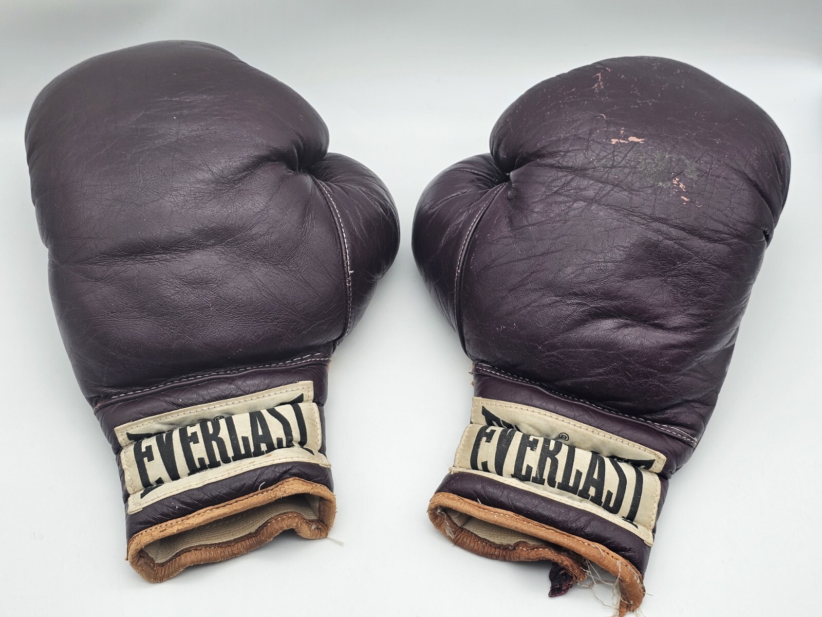 Vintage Everlast Purple Leather Purple Leather Boxing Gloves No. 2614 16 Oz