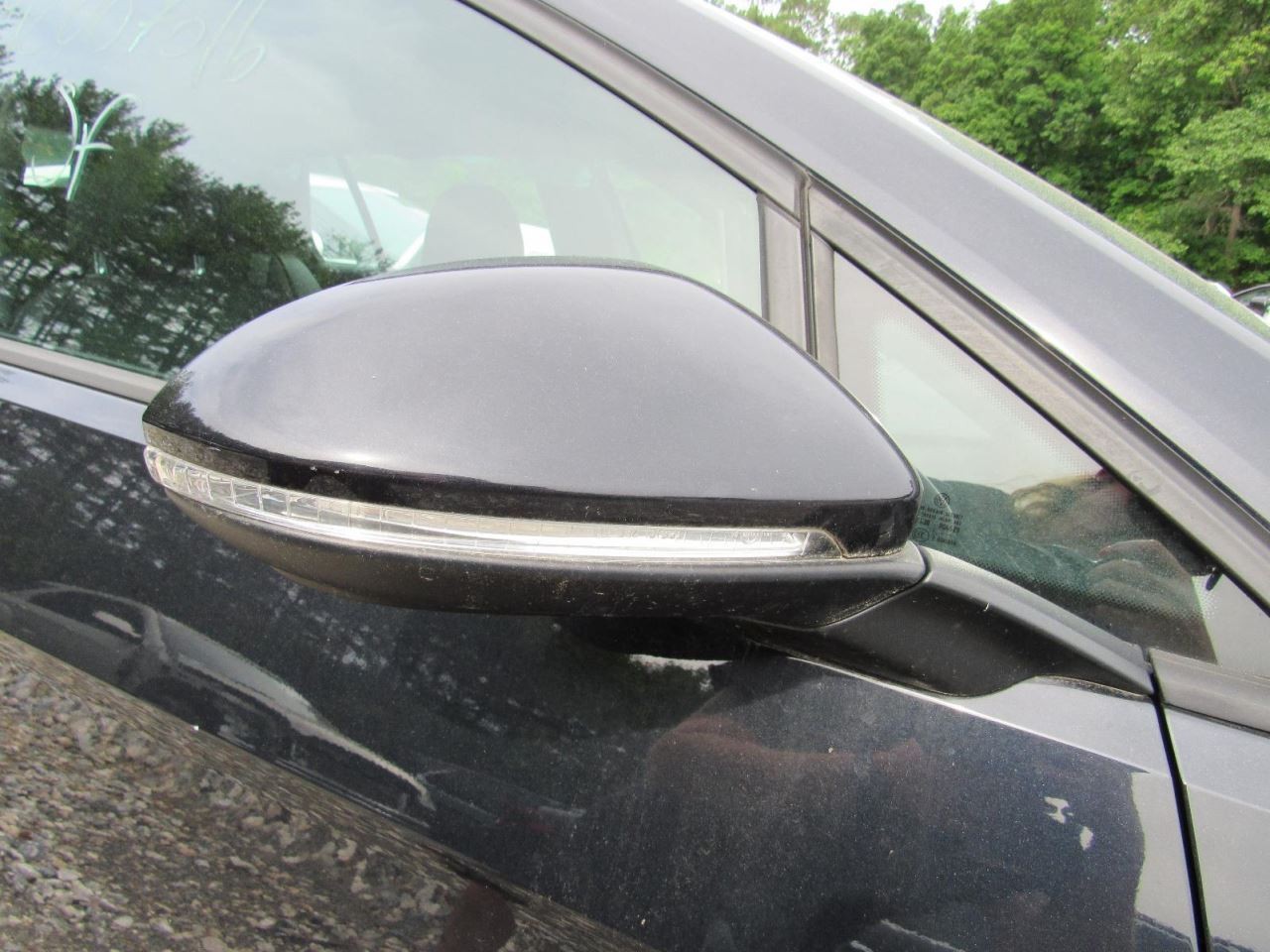 GTI 2018 Glove Box 1048596