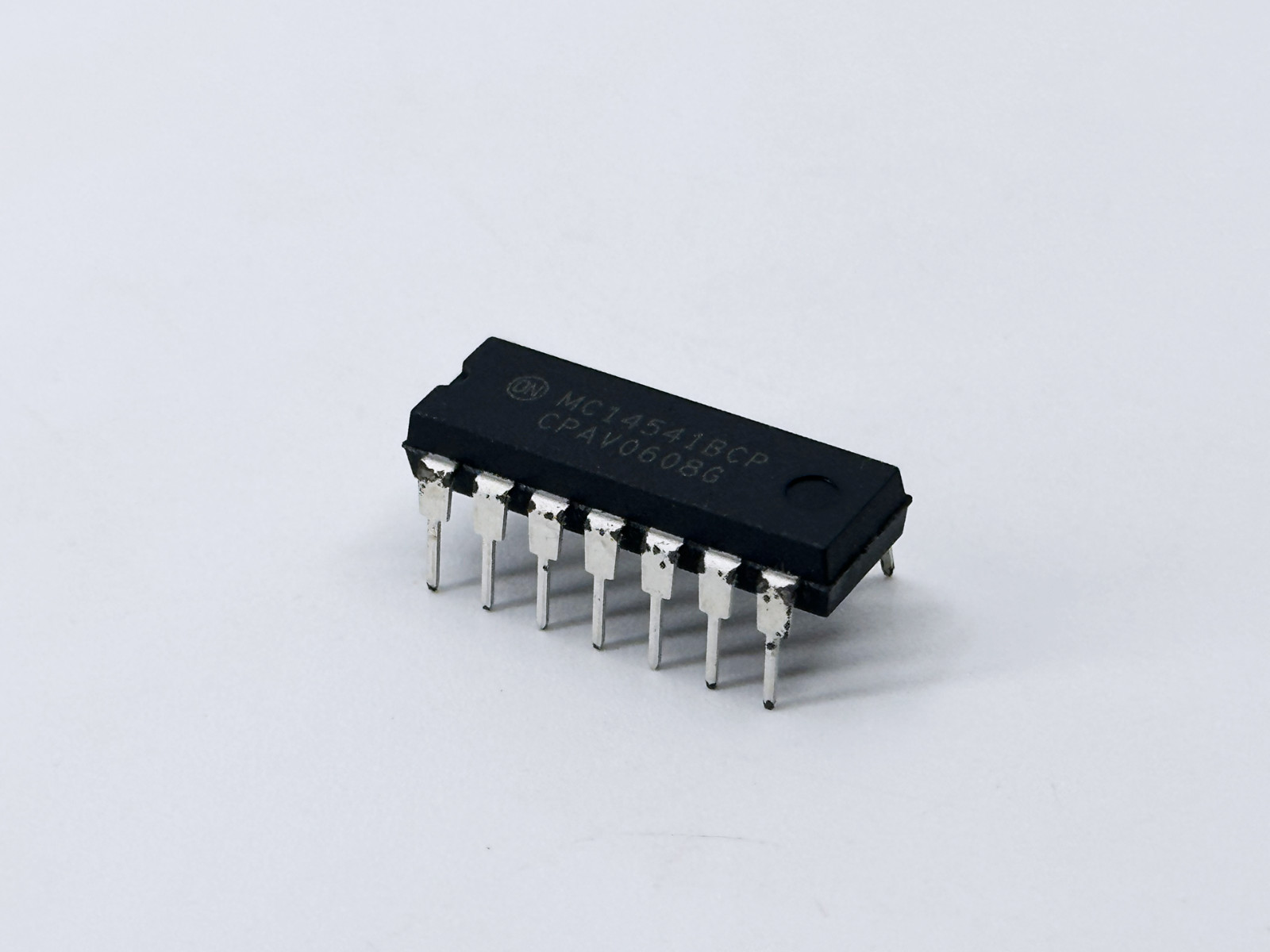 2X MC14541BCP MC14541 Onsemi Programmable Timer 16 Stage Binary Counter DIP-14