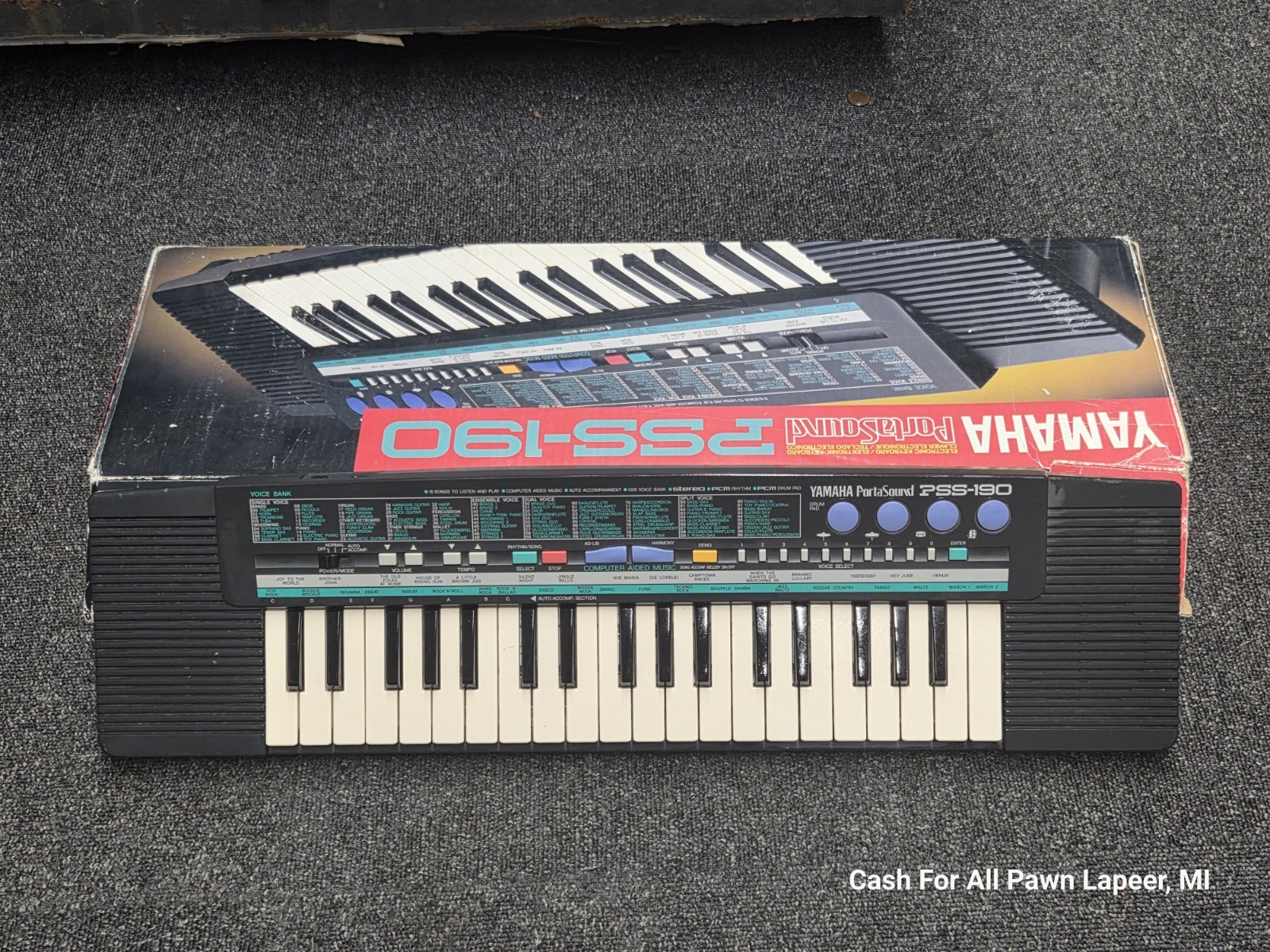 Vintage instrument Yamaha PortaSound PSS-190 Keyboard Piano with Box works well