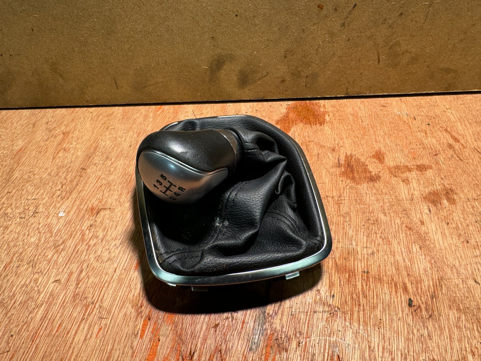 13-17 FORD FIESTA MK7.5 1.0 ECOBOOST 6SP MANUAL GEAR GAITER KNOB