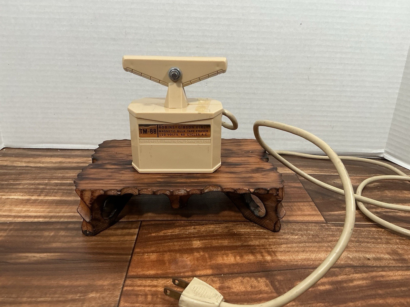 Robins Gibson Girl Magnetic Bulk Tape Eraser Model TM-88 Vintage Tested SEE