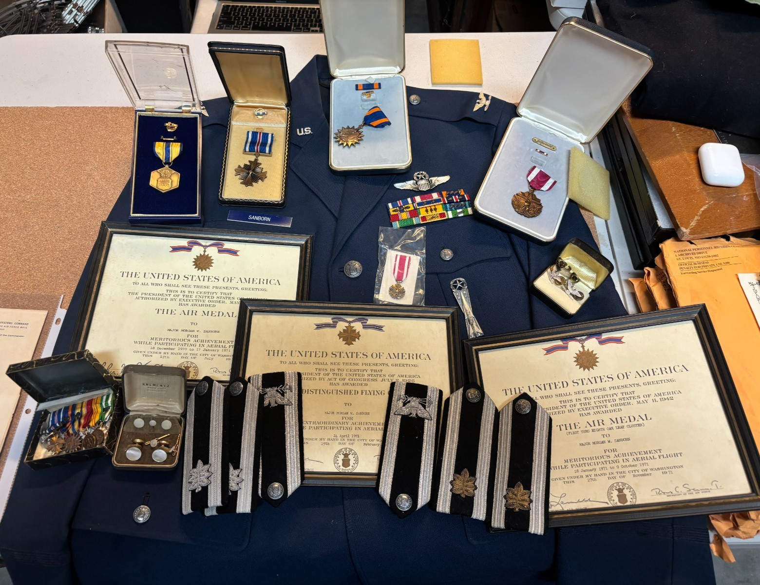 ID'D FAC Vietnam War US Air Force Pilot, Uniform, Medal, Certificates, DFC + AM