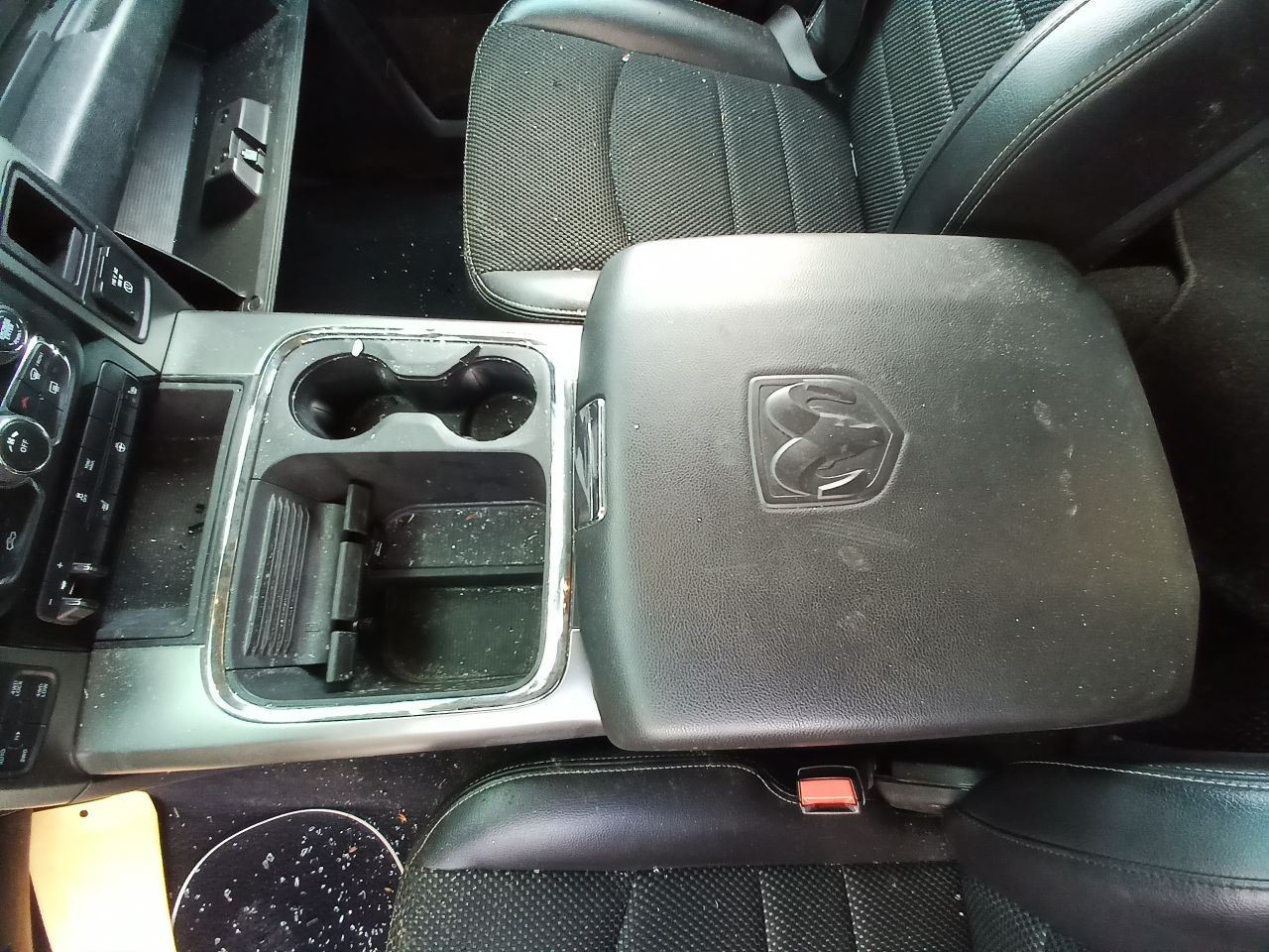 2016 RAM 1500 Air Shutter (12977403