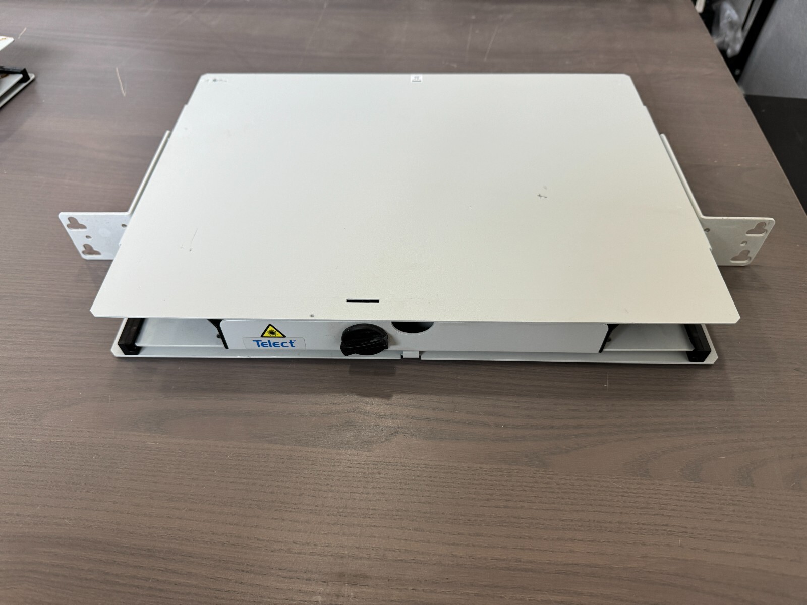 Telect / Amphenol LCX-M1RU Fiber Splice/patch panel