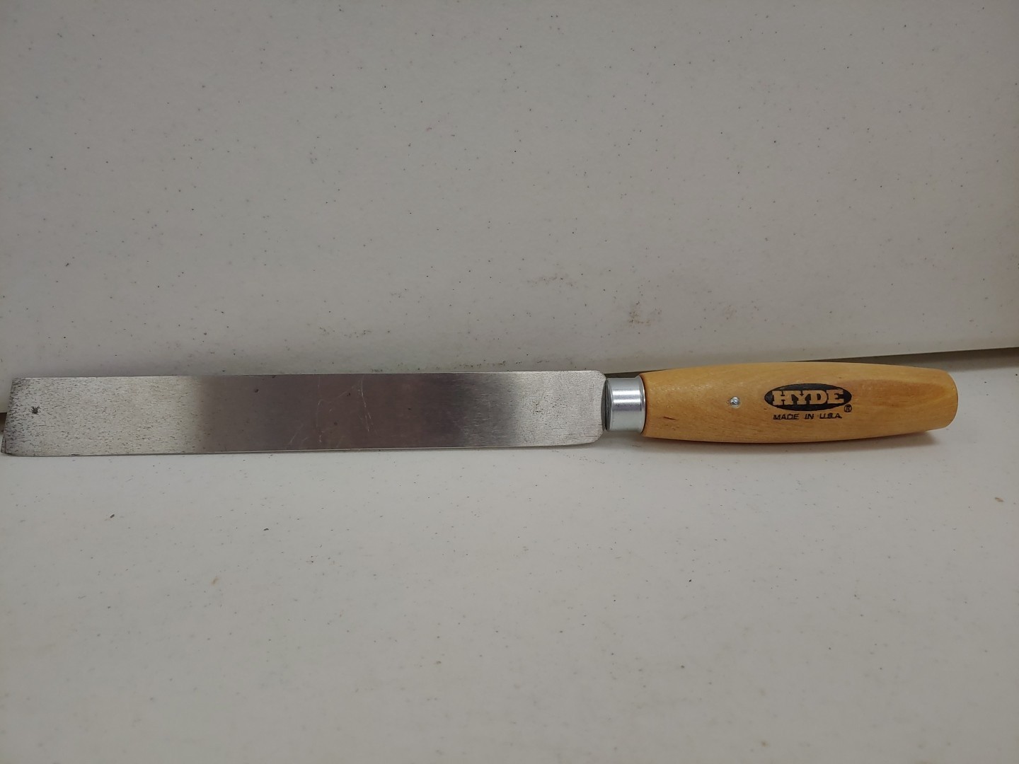 Hyde Putty Knife, Wooden Handle, RT