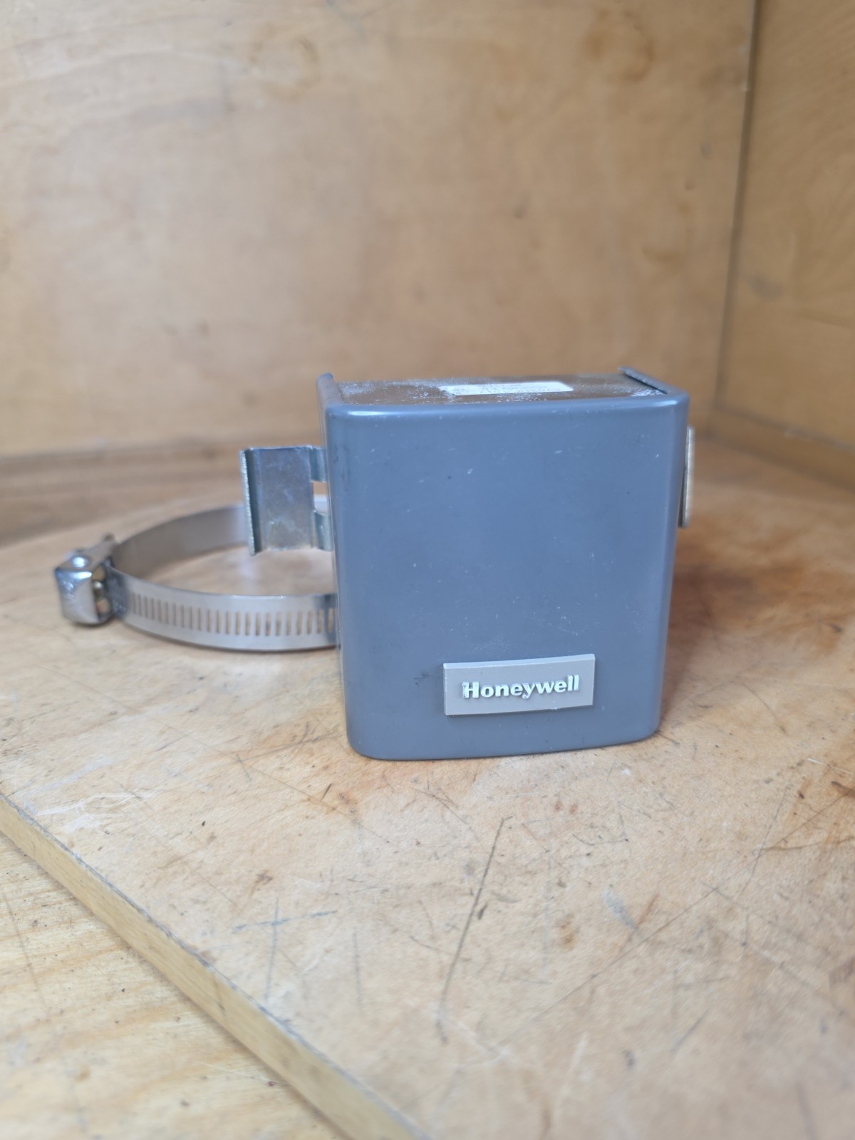 Honeywell C7031K 1017 1