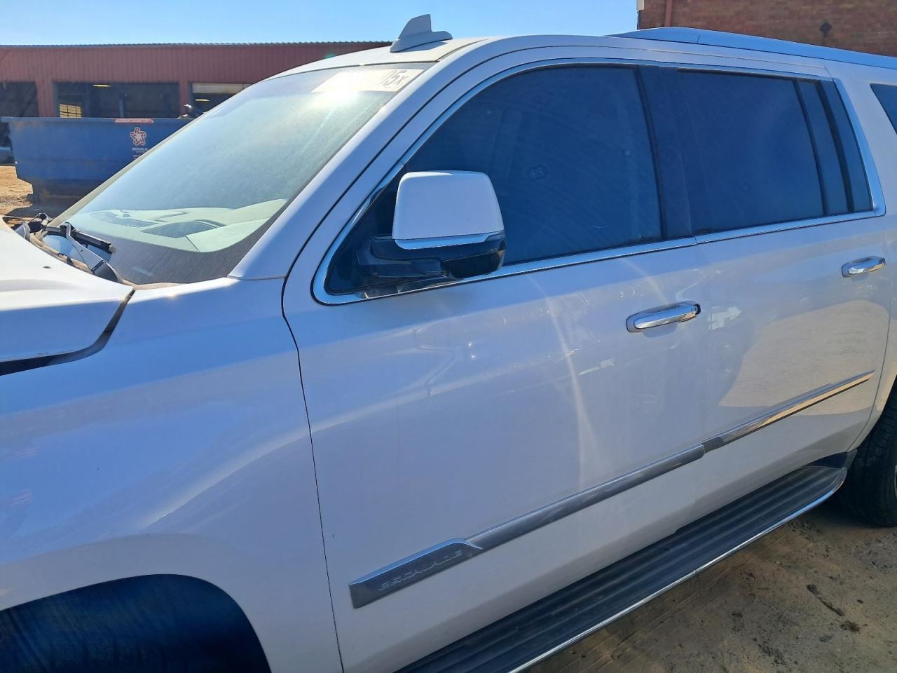 ESCALAESV 2016 Glove Box 4784424