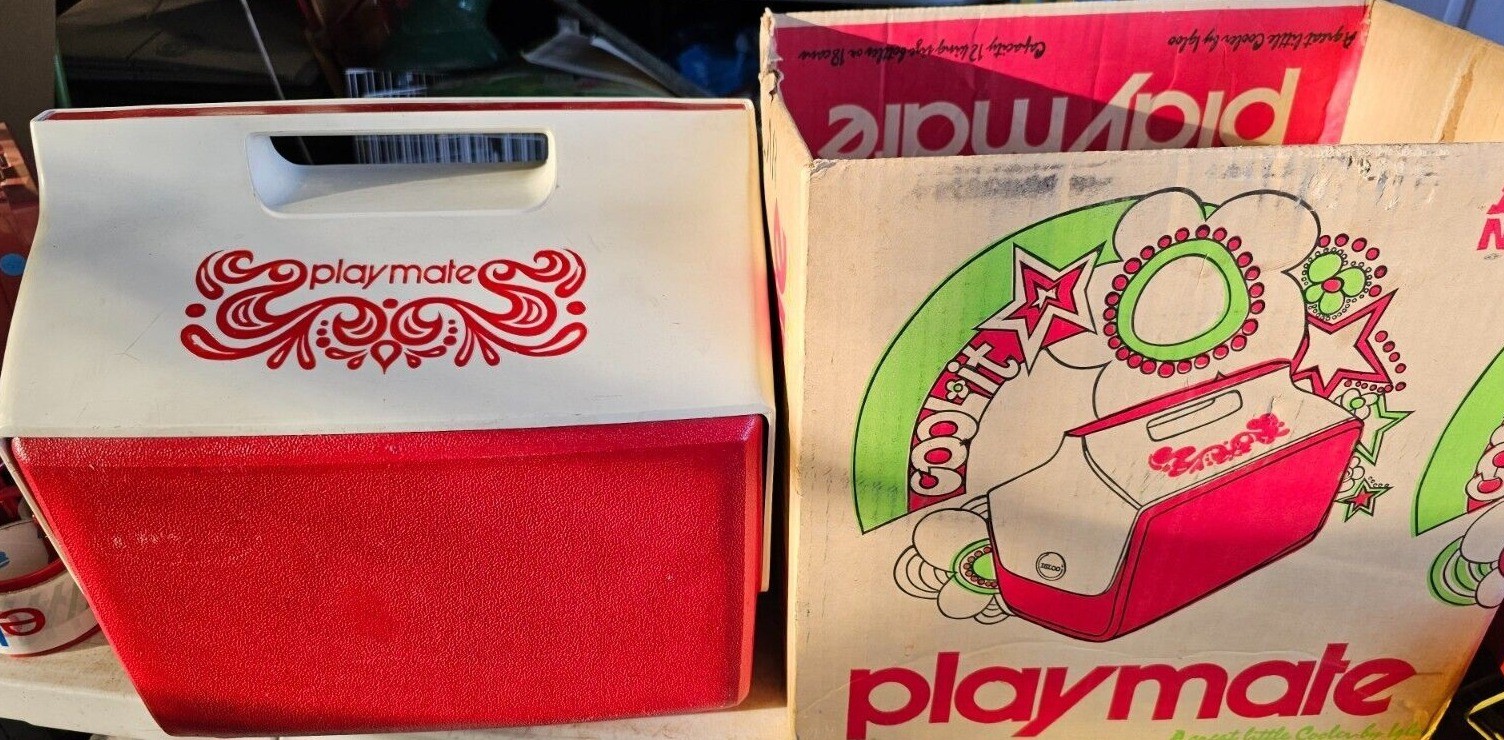 70s Vintage Igloo PLAYMATE RED Cooler Push Button 14x14x10 Retro Ice Chest BOX