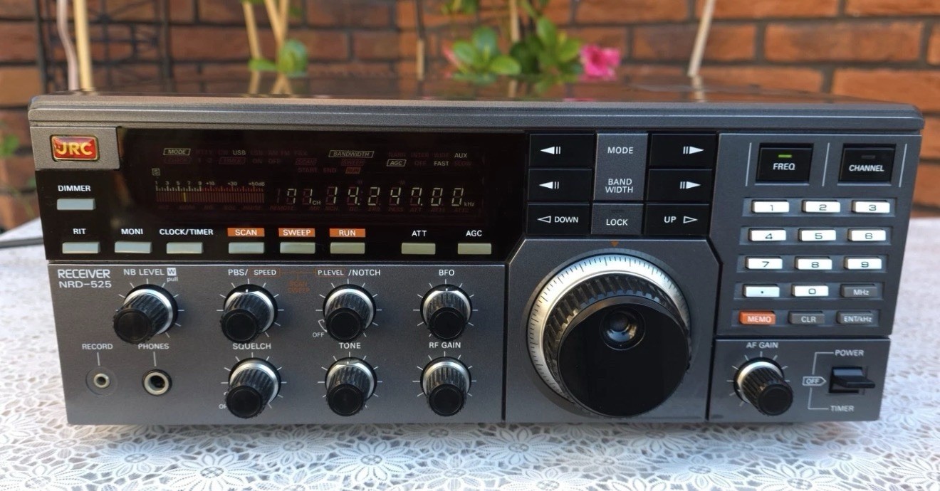 JRC NRD-525 General Coverage Communications Receiver