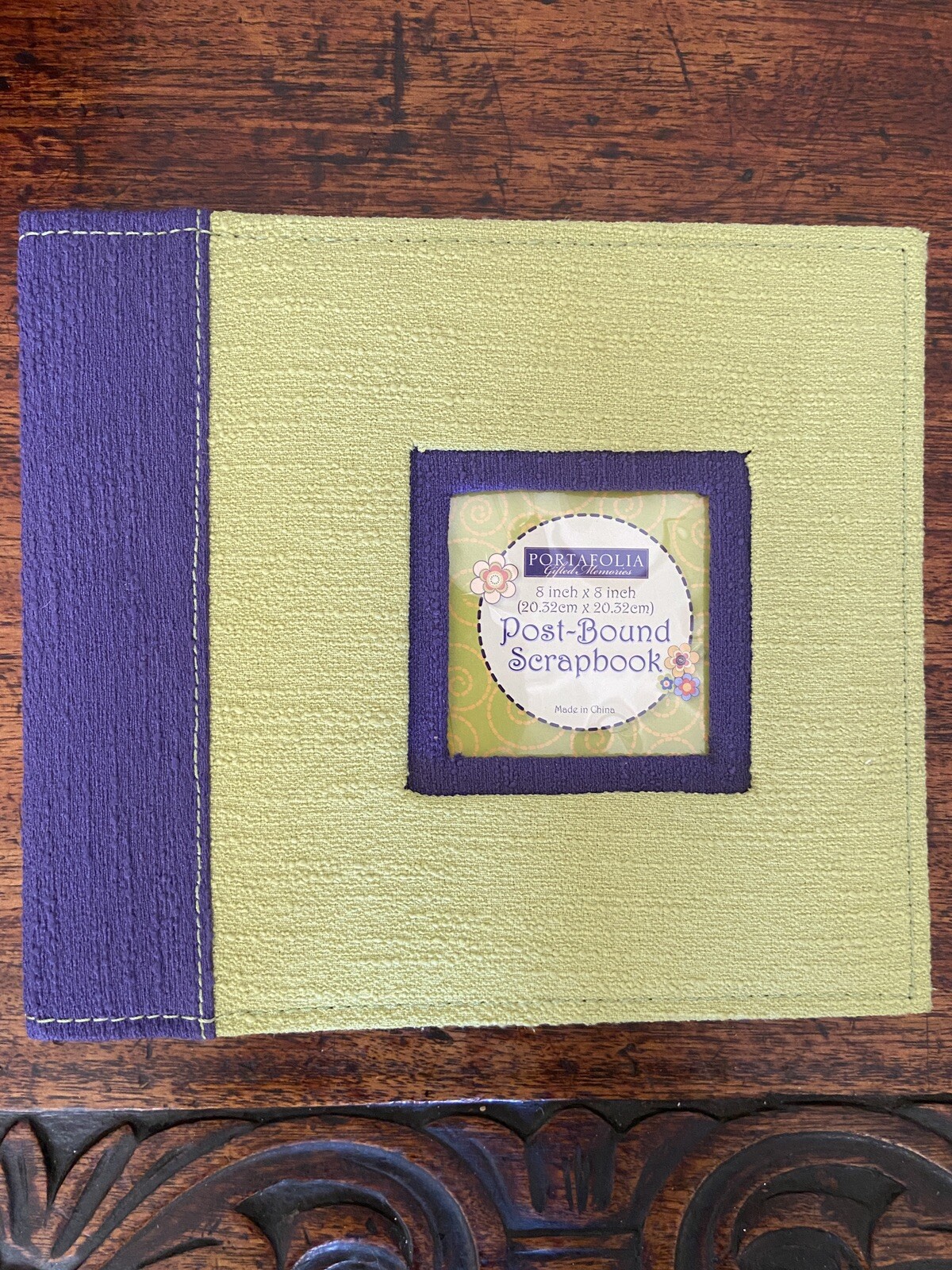 Portafolia Gifted Memories 8 x 8 “ Post-Bound Scrapbook Green Textured 10 Pages