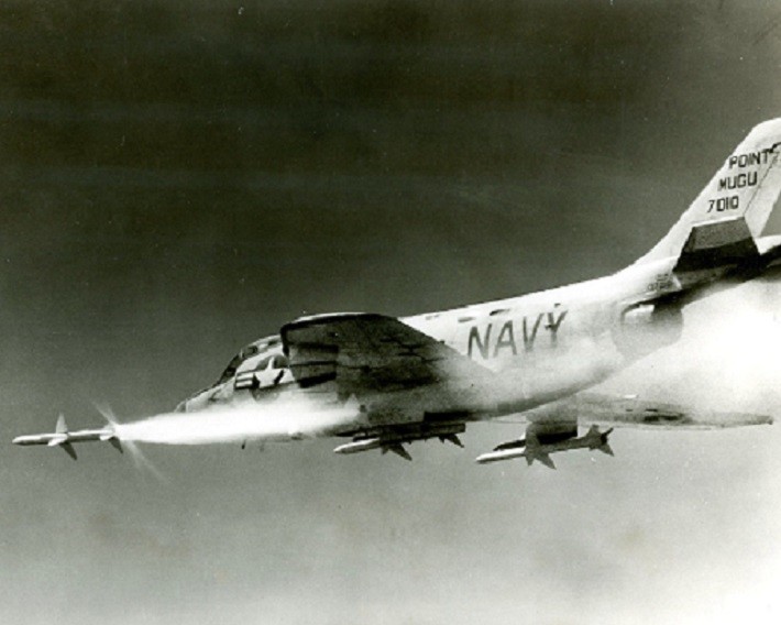 McDonnell Demon Fighter Jet fires Sparrow III Missile 8x10 Vietnam War Photo 363