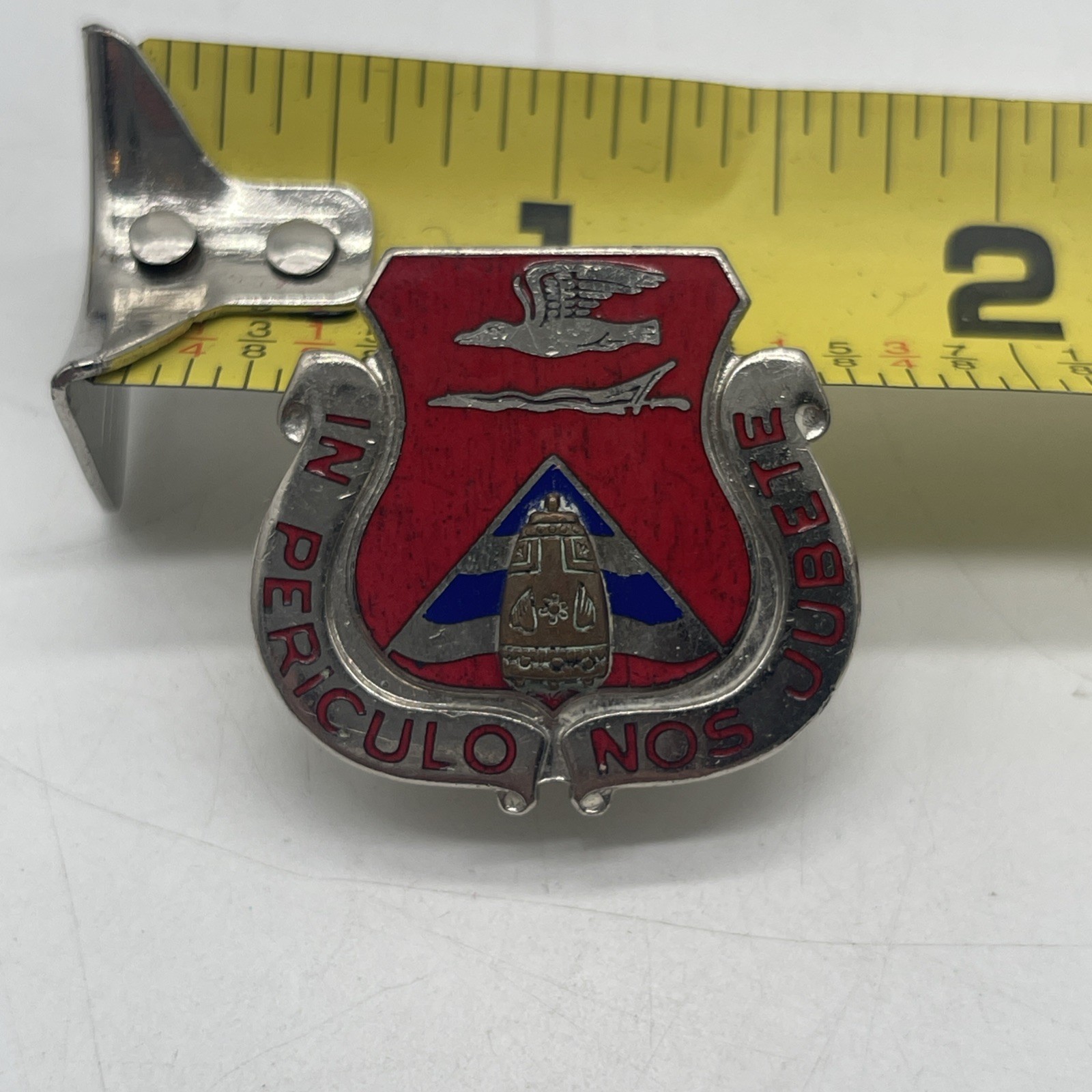 U.S. Military 31st Field Artillery DI DUI Insignia Crest Pin G23 IN PERICULO NOS