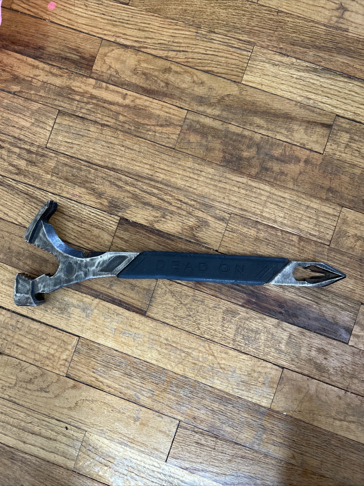 Dead On Tool Dry Wall Wrecking Bar 17 1/2" Demolition utility bar hammer