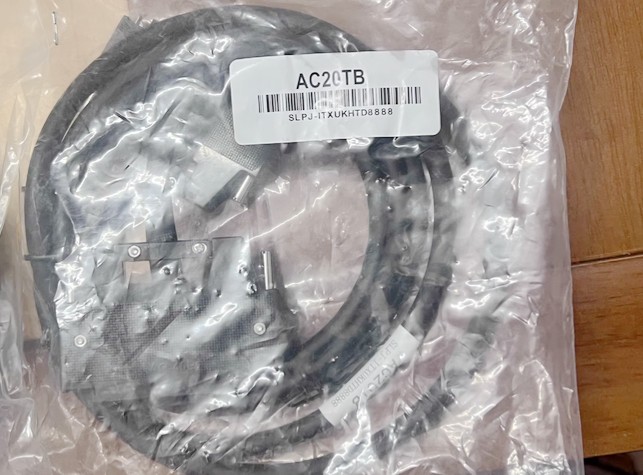 New In Box MITSUBISHI AC20TB Cable