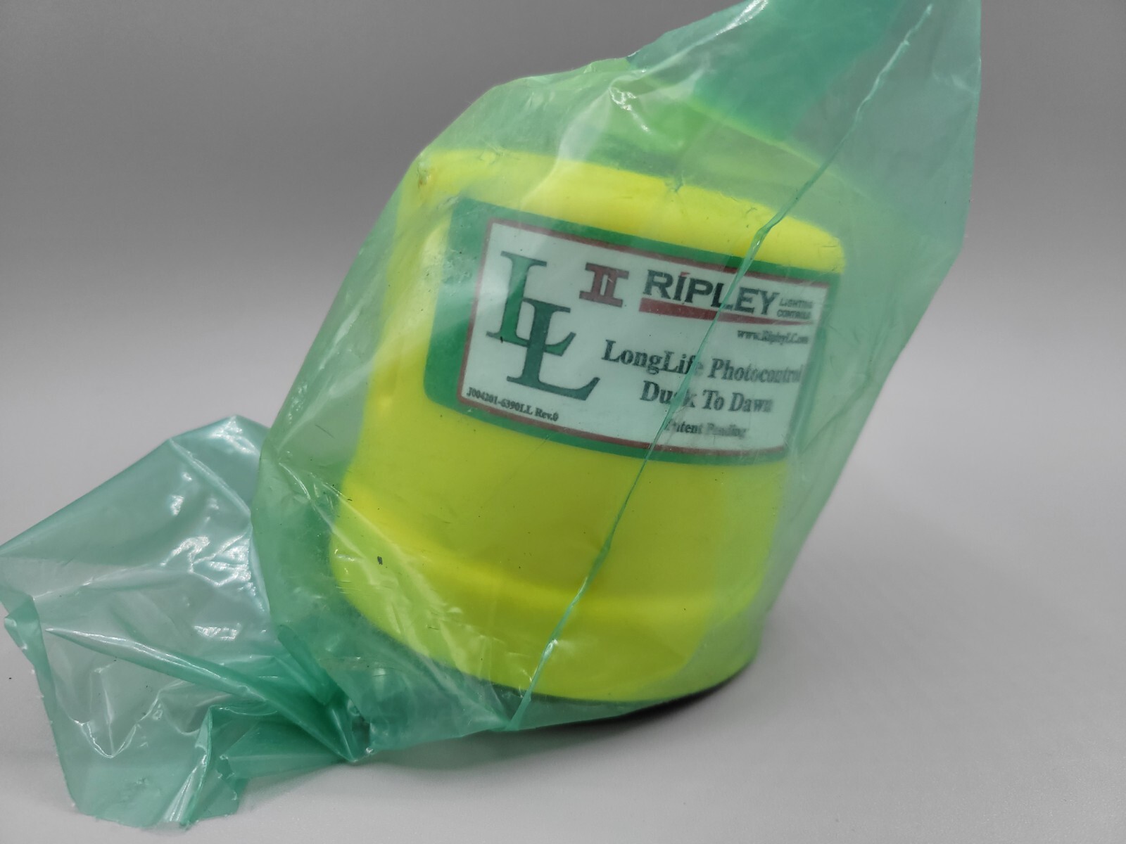 New Ripley Long Life LED Photocontrol Dusk To Dawn 432-528V Fail Mode On 6394LL