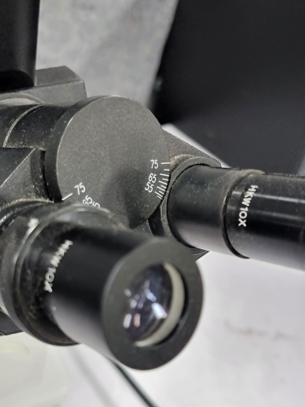 Hund Wetzlar Wilovert 30 Westover Series 8 Inverted Laboratory Microscope