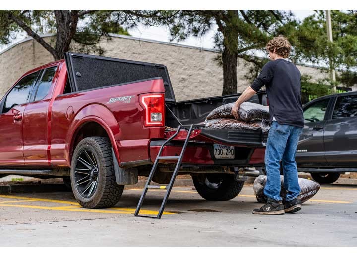 Traxion 5-100 Tailgate Ladder