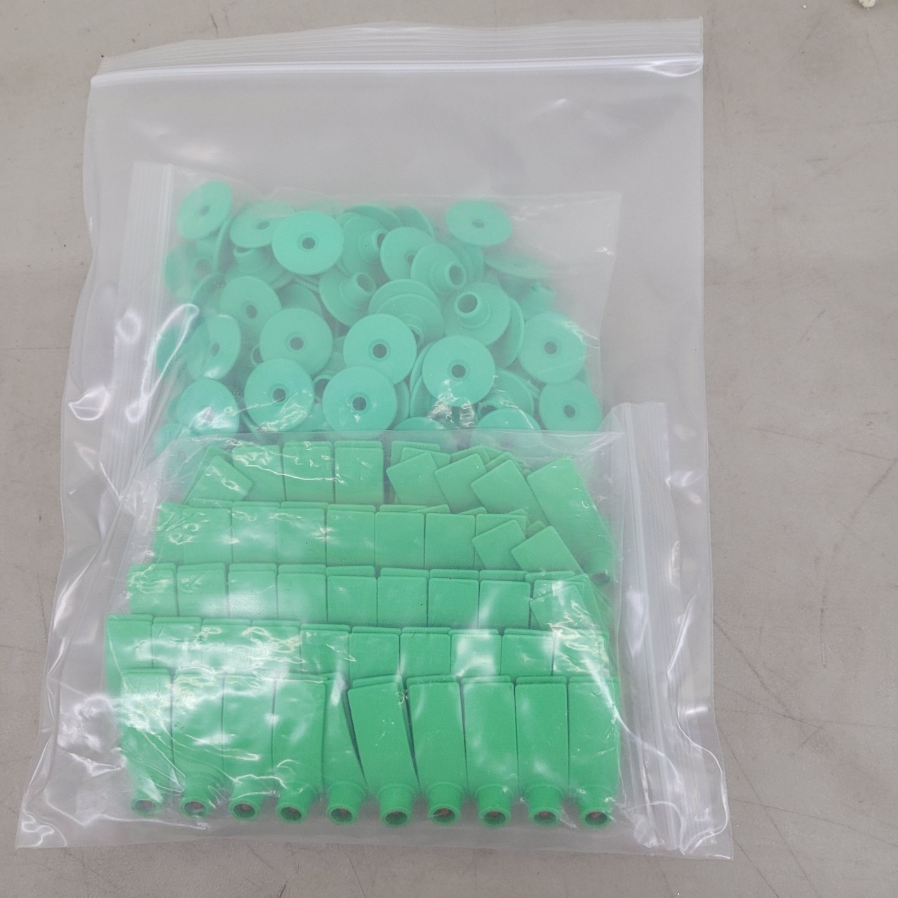 (QTY 50) FEEDLOT ONE PIECE Cattle/Cow Blank Ear Tags Green