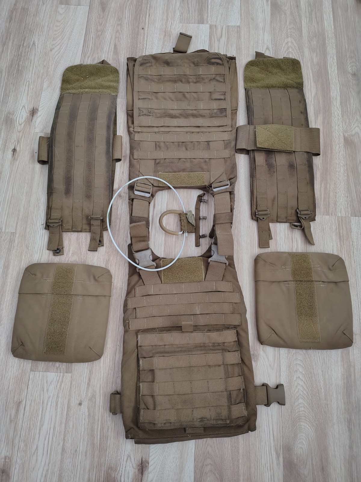 USMC Plate Carrier Gen 2 - Medium Includes All The Soft Aromor CIF Issued