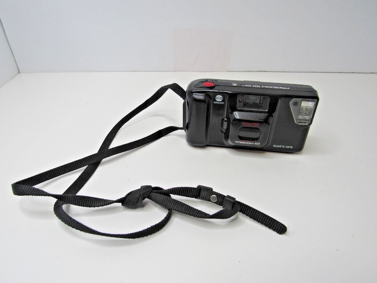 Minolta Freedom 101 Focus Free 35mm Point and Shoot Film Camera Untested US8-27