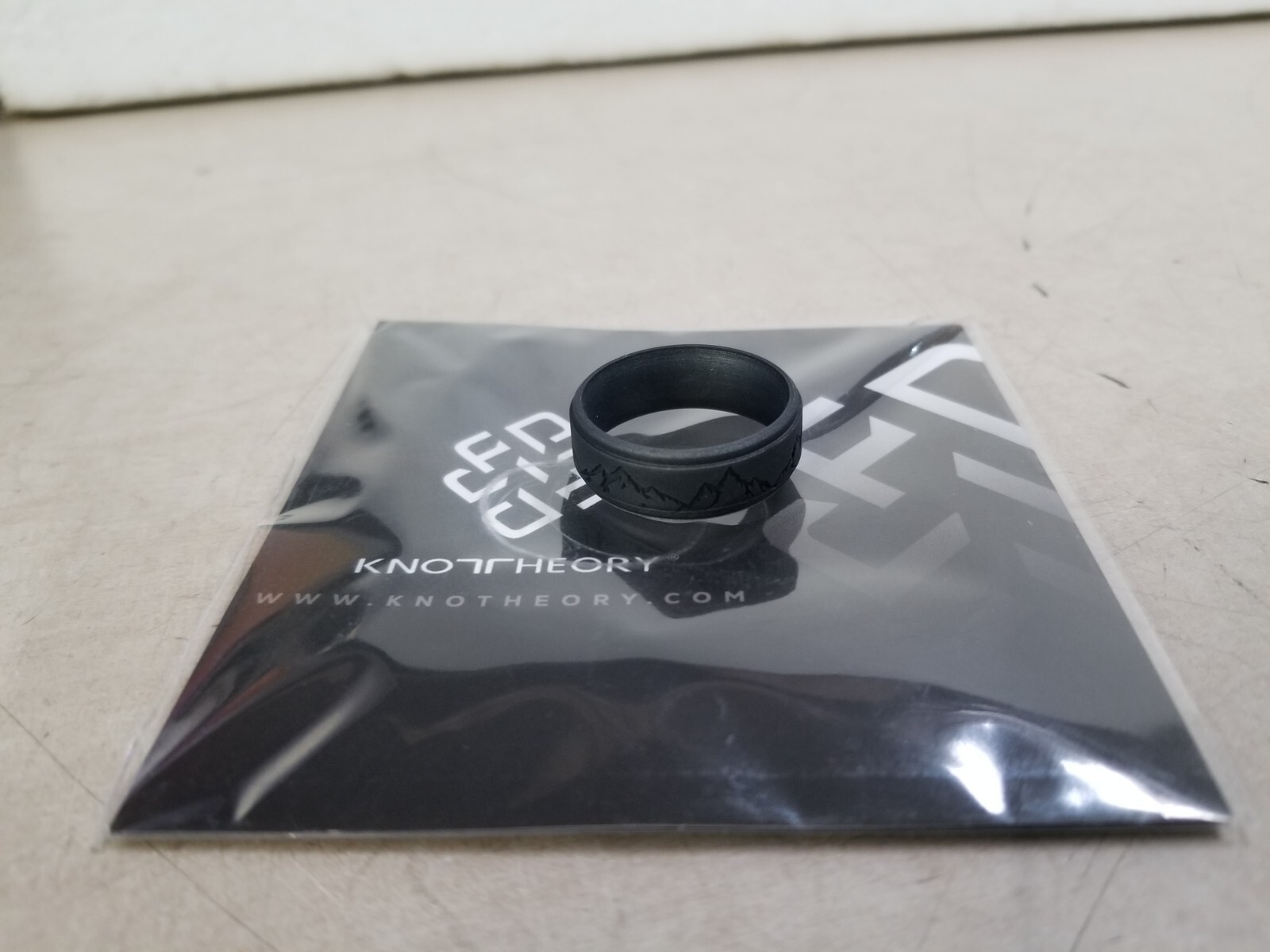 Knot Theory Engraved Silicone Ring - Engraved Mountain Dark Silver - Size 13