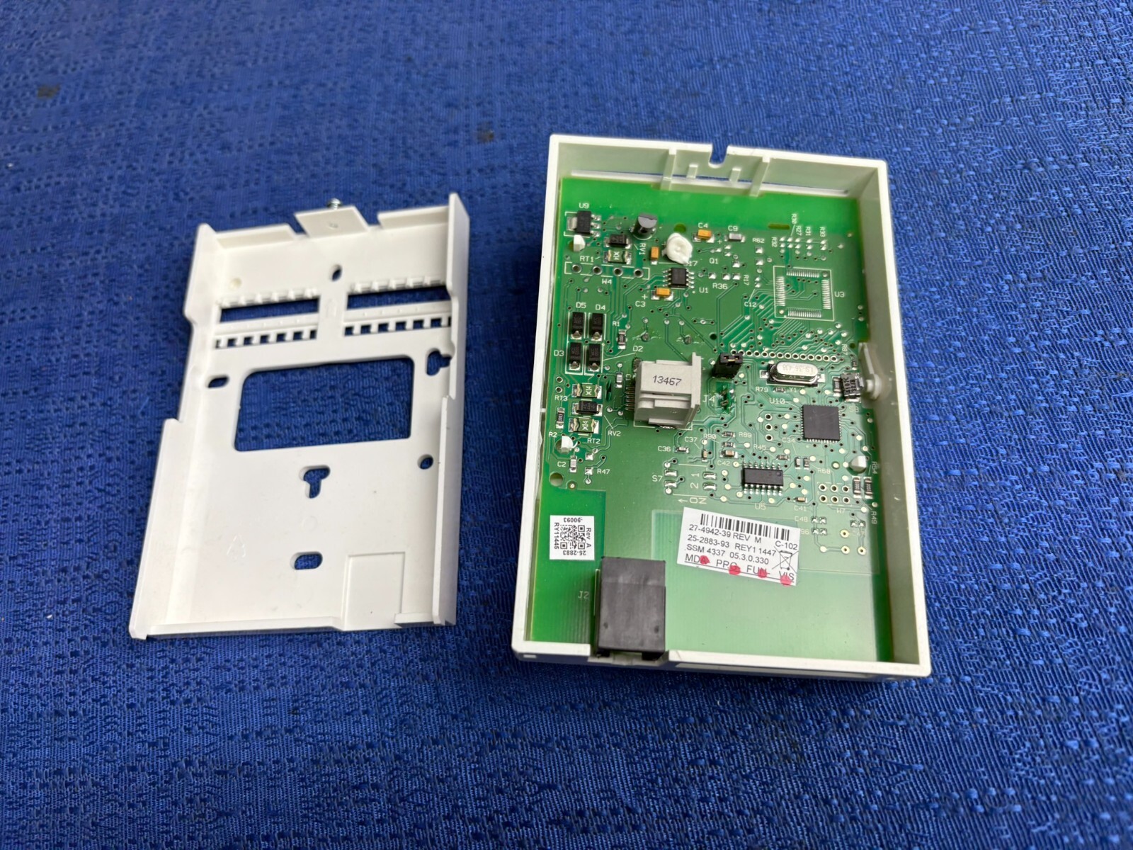 Johnson Controls NS-BTP7001-0 Network Zone Sensor, Room Temperature Sensor