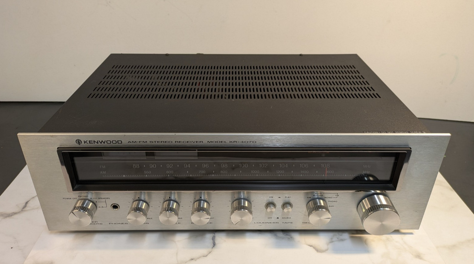 Vintage Kenwood KR-4070 Stereo Receiver *Parts Only*