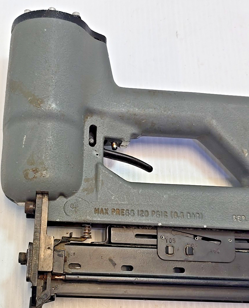 Senco SC1 Senclamp Air Stapler