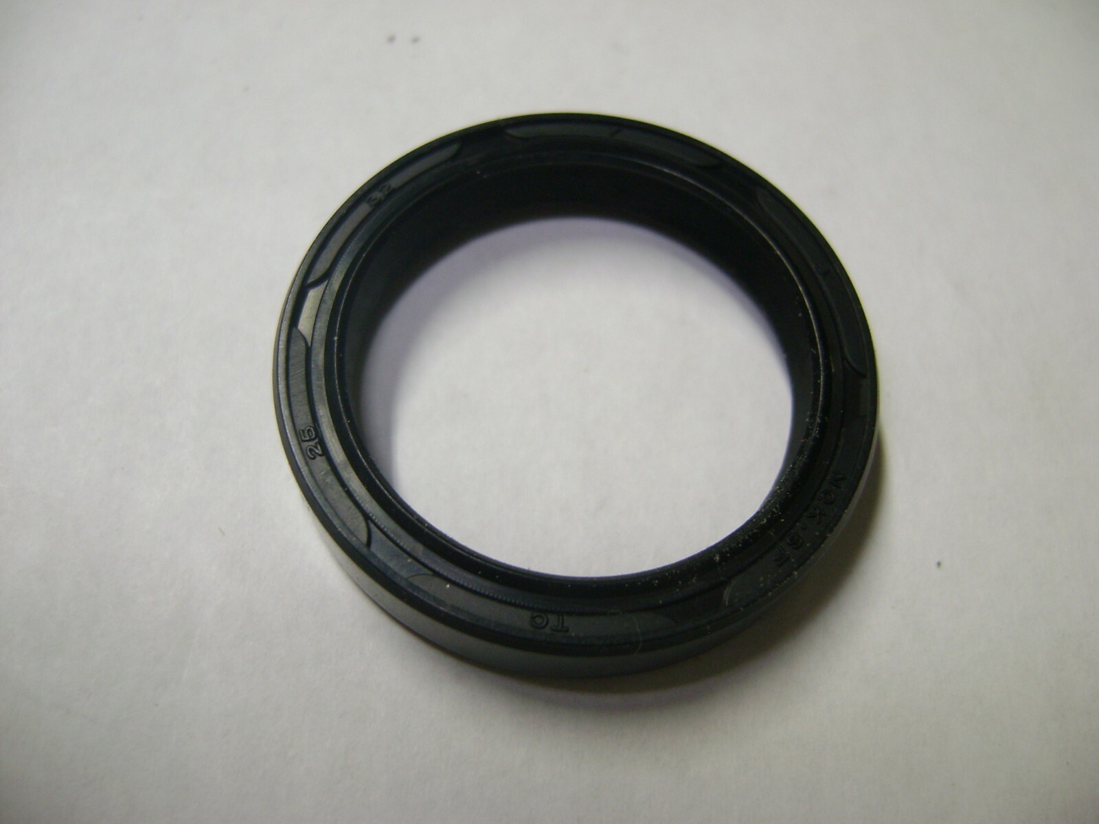 NEW TC 25X32X7 DOUBLE LIPS METRIC OIL / DUST SEAL 25mm X 32mm X 7mm