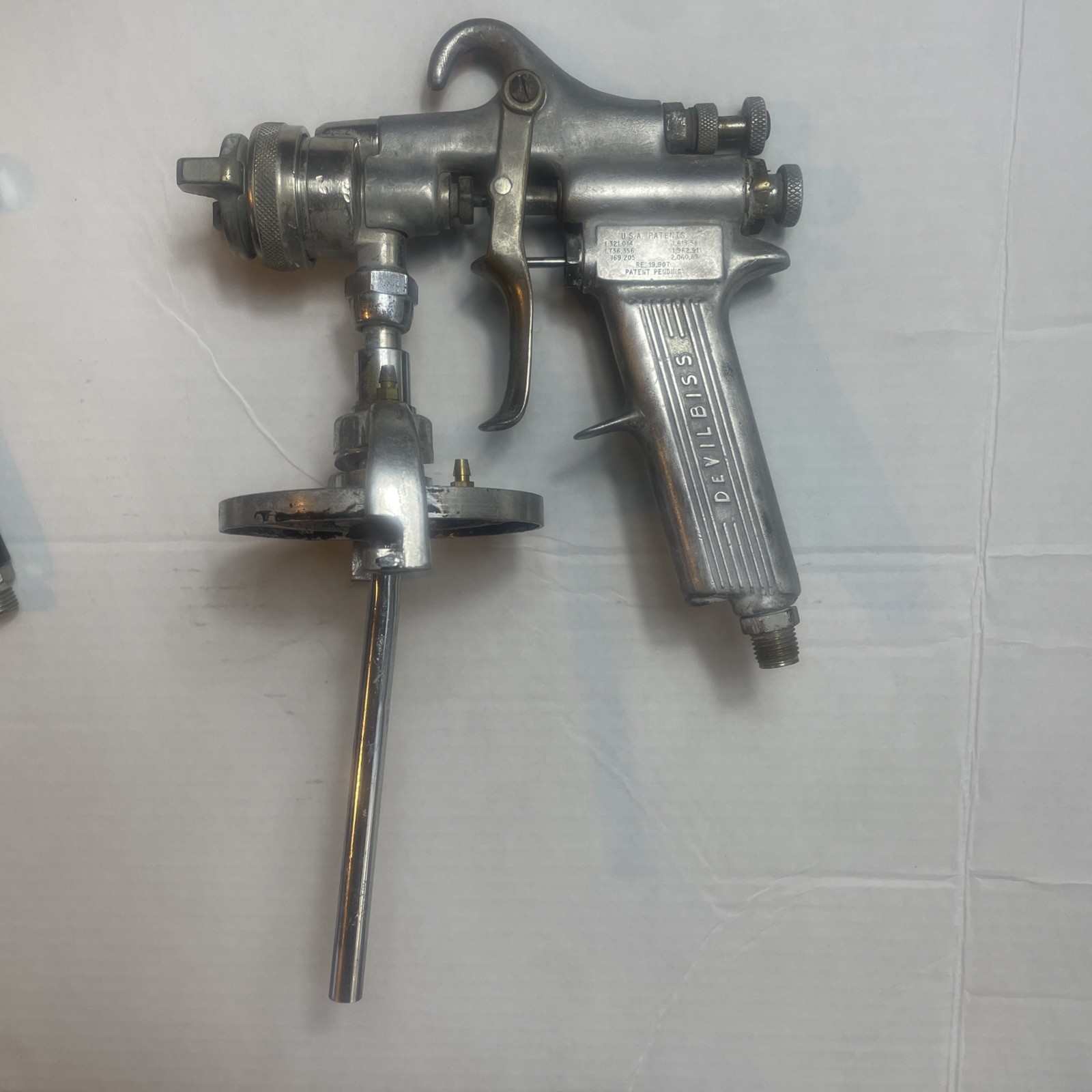 Devilbiss Spray Paint Gun Lot Model JGV Type-MBC CTT Tools W Canister- Untested