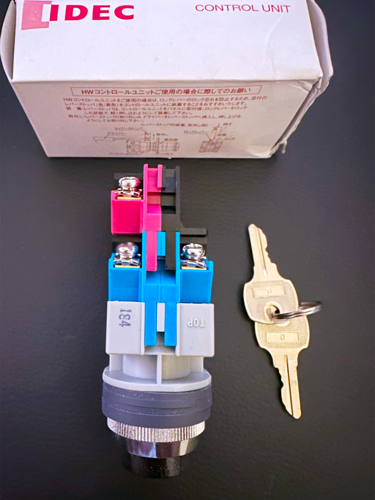 ASS3K3SN-243 IDEC 25mm Key Selector Switch 3 Position Maintained Action 2NO-1NC