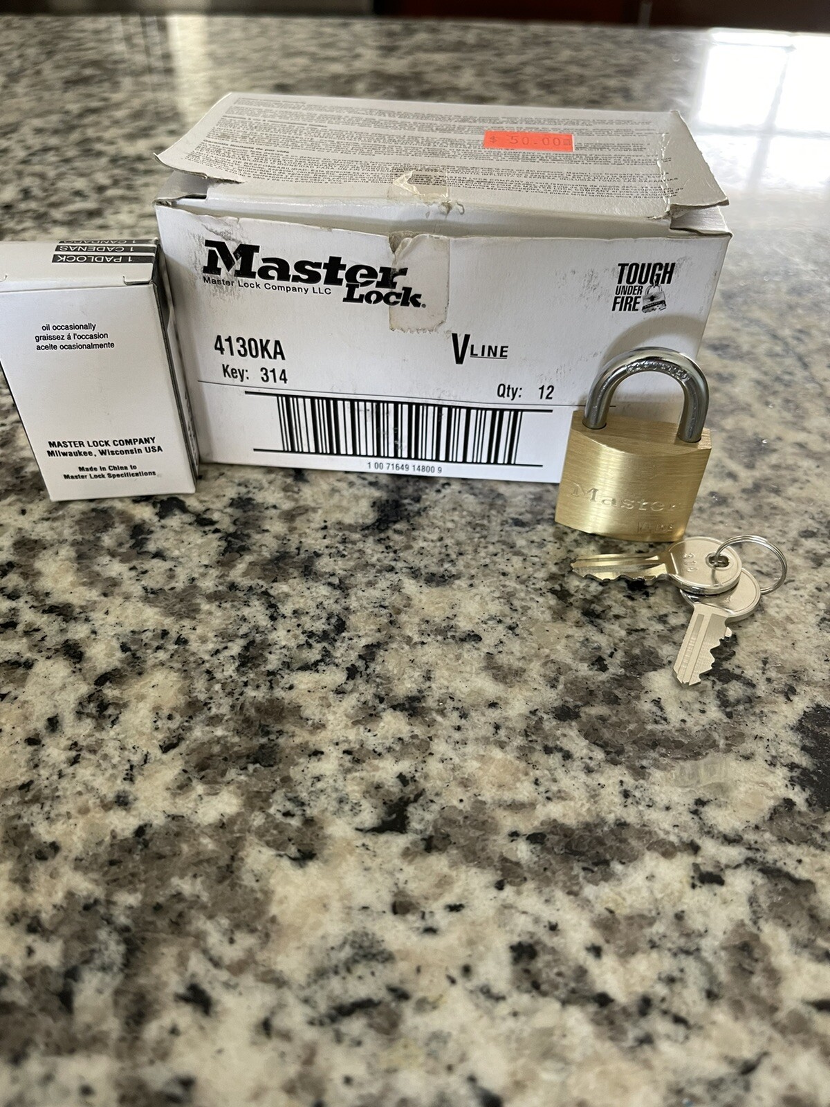 NEW UNUSED BRASS PADLOCK Keyed Corrosion Resistant 1 1/8" Master Lock 4130KA
