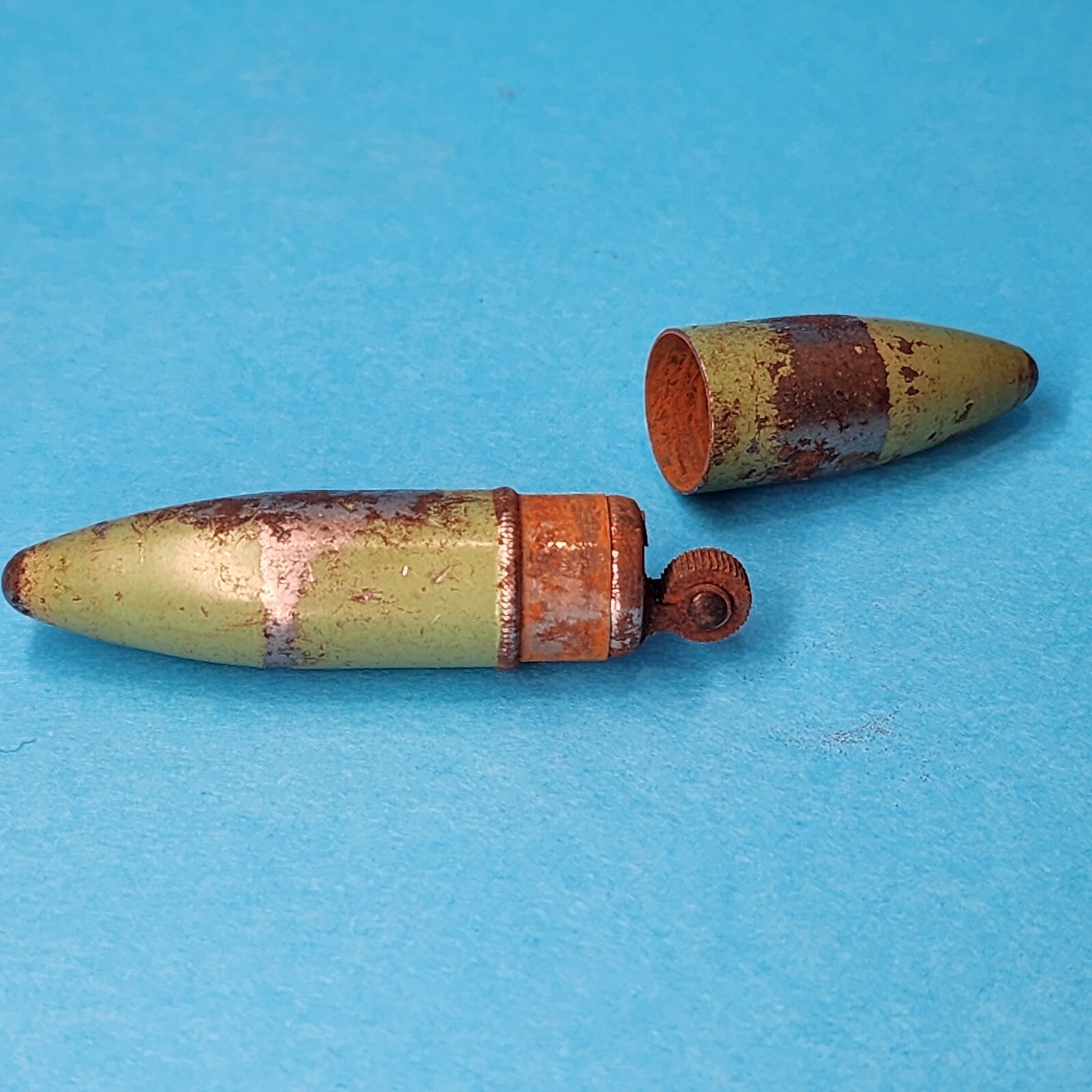 Vintage Lighter, WWII Bullet Chaped Lighter - Parts/Repair 2.5"