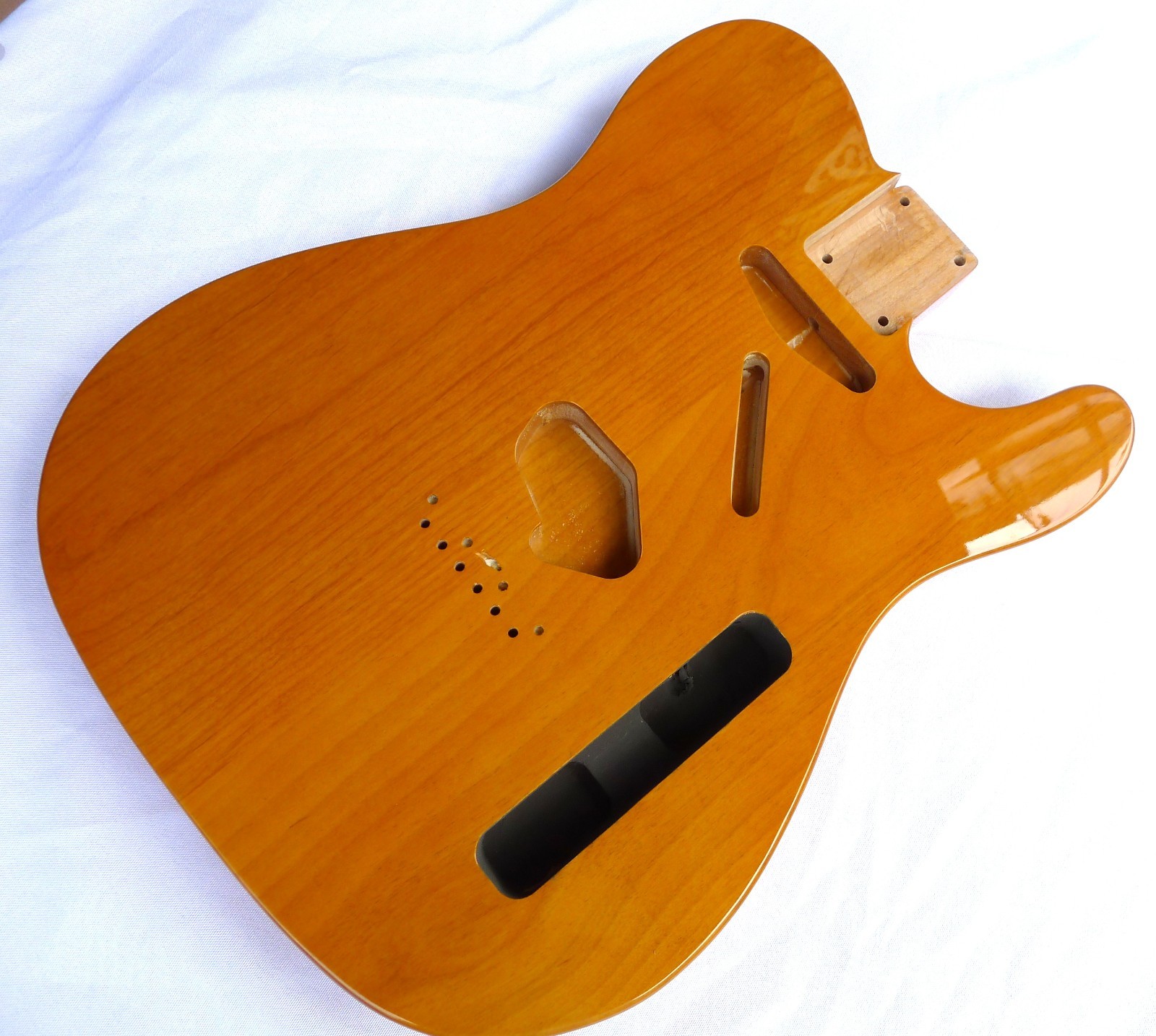 Tele Body 2 pcs Centre Joined North American Alder Trans Yellow Nitro ≦ 4.6Lbs