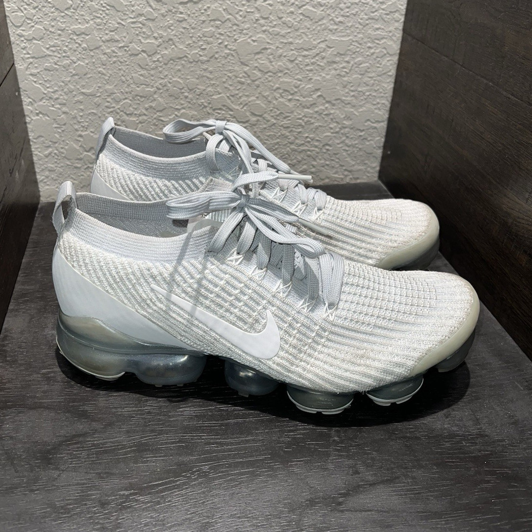 Nike Air VaporMax Men's Low Top Lace-Up Running Sneakers White Gray