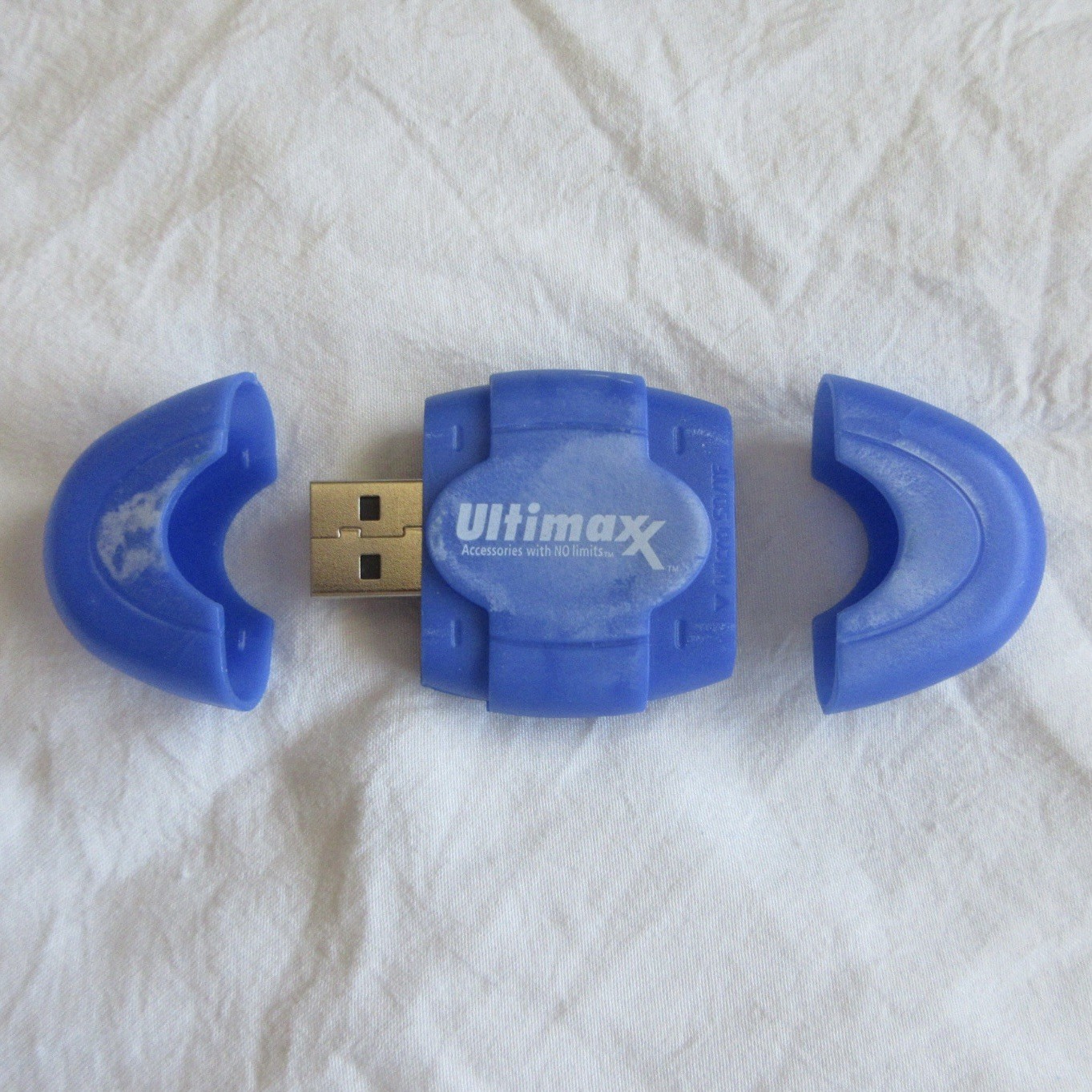 Ultimate Camera Kit Includes Cleaning Kit Camera Bag USB Port And Hand Strap
