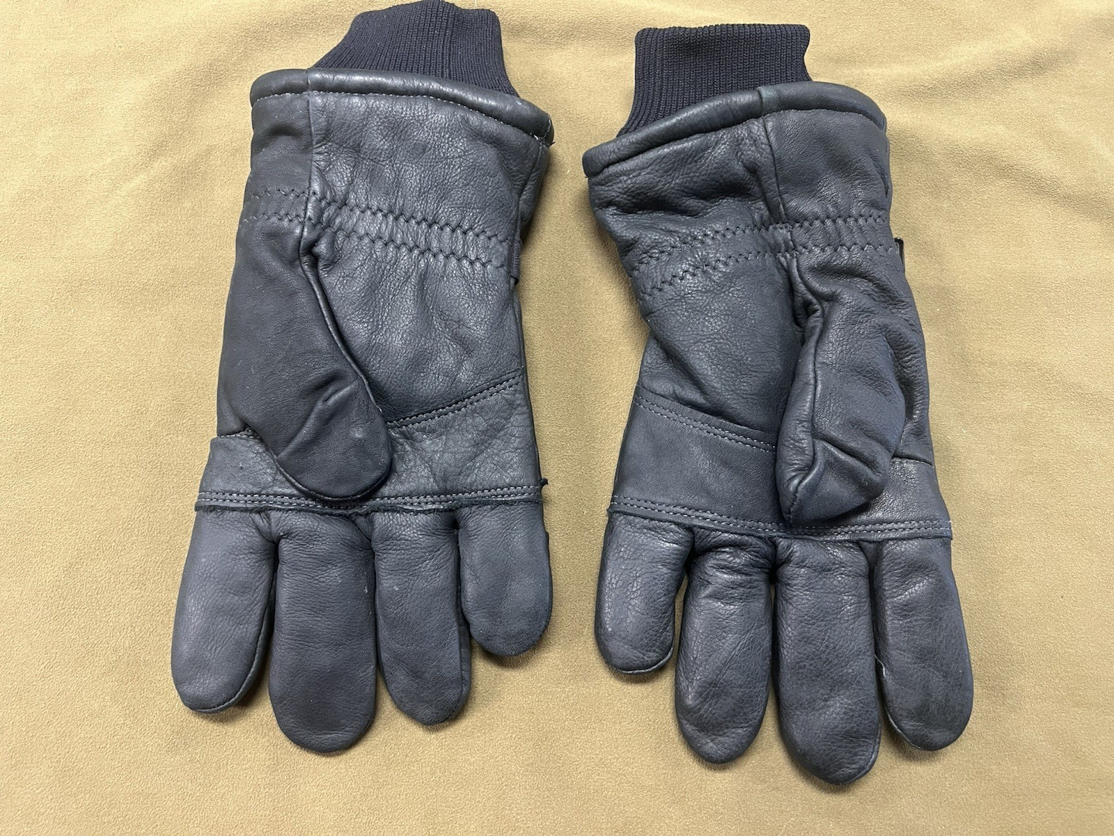 US Military Black Leather Intermediate Cold Wet Gloves Size 3 (Medium) USED