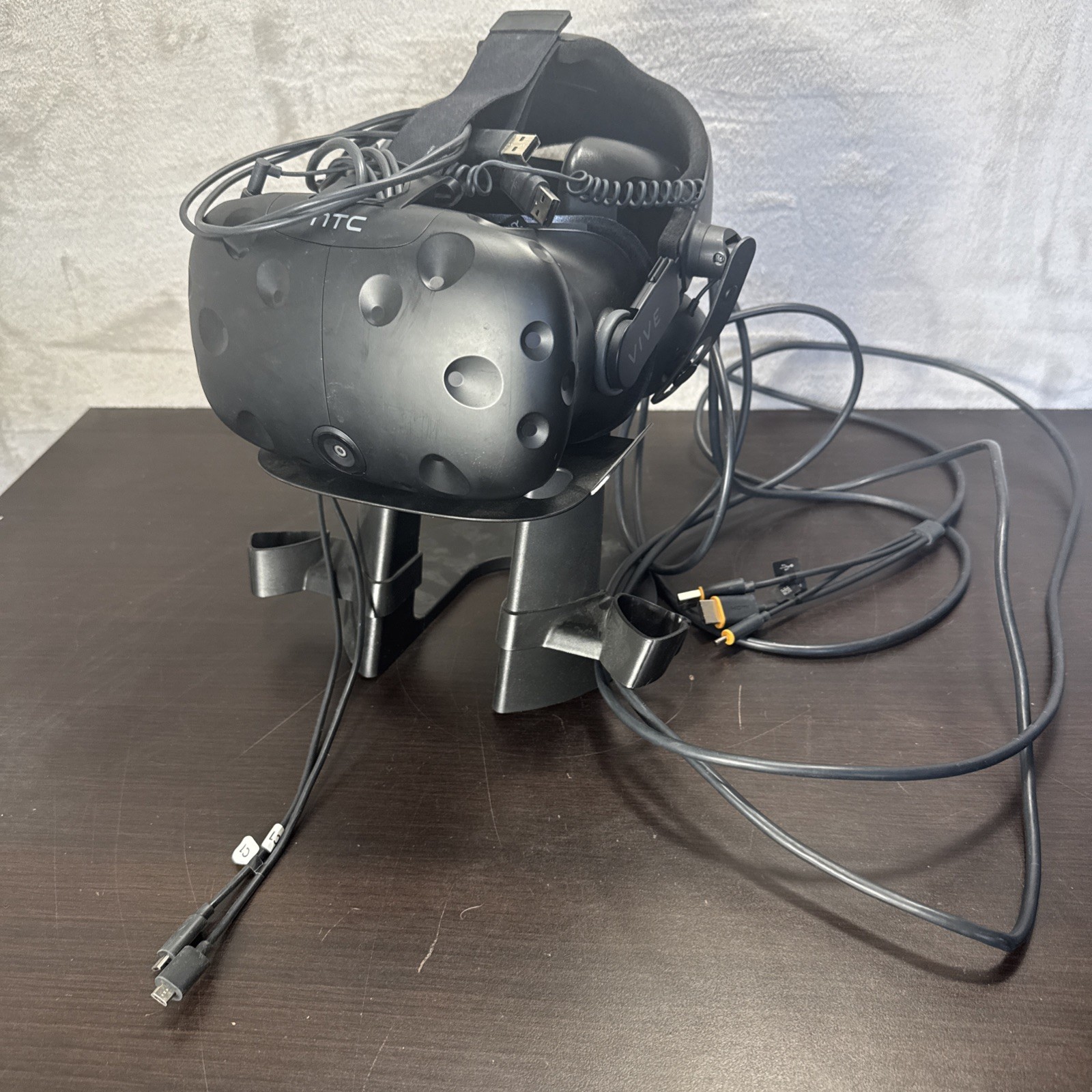 HTC Vive VR Headset w/ Extras And Cables