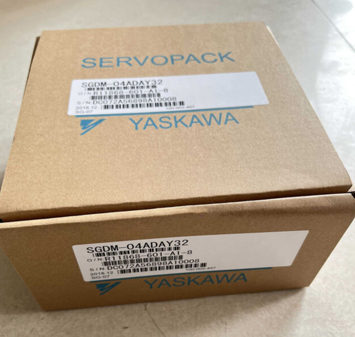 NEW Yaskawa SGDM-04ADAY32 Servo Drive